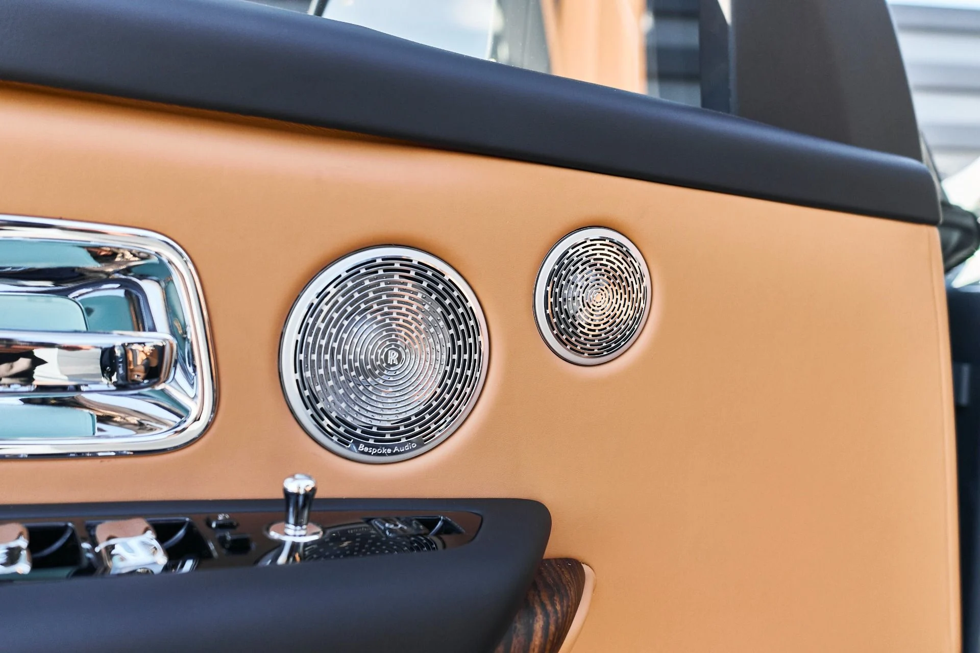 mph040_3617755340_Used_2025_Rolls_Royce_Cullinan_Base_1766020403_c51cfebf0a