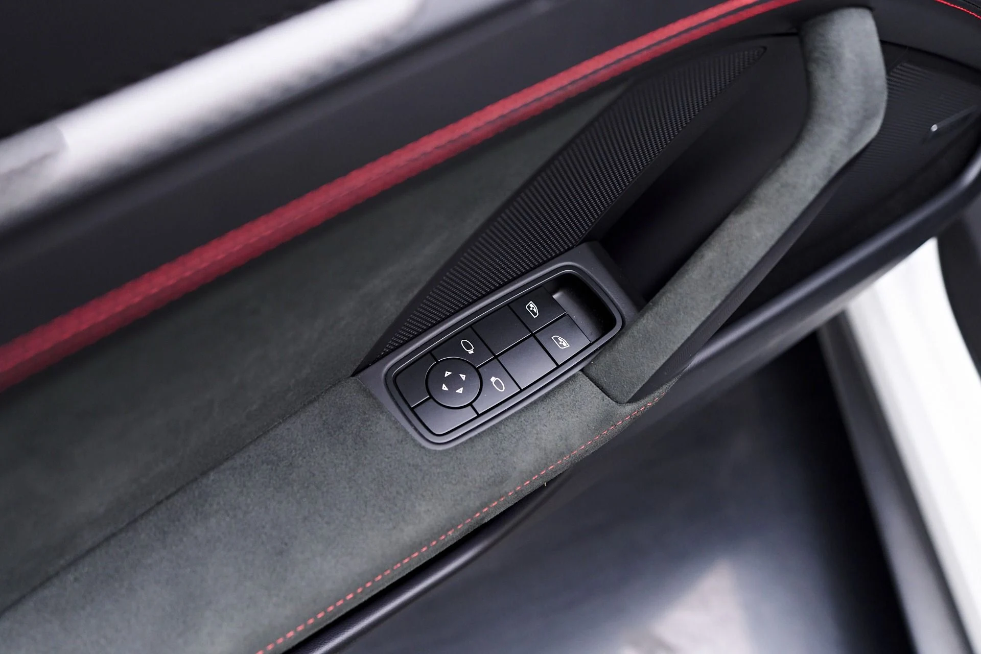mph040_3623792845_Used_2023_Porsche_911_GT_3_1750710983_5533e1e239