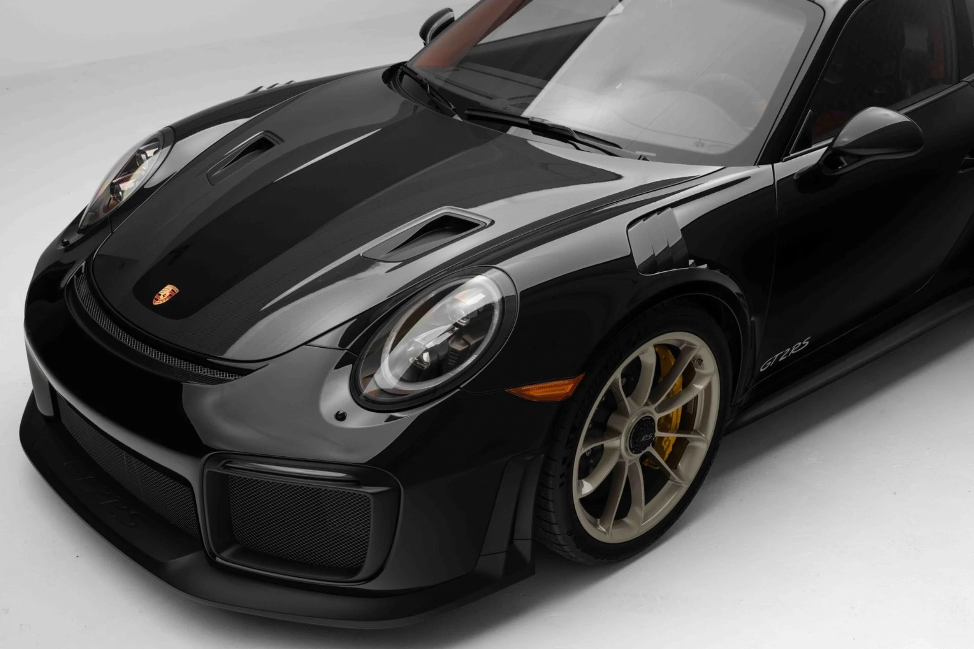 mph040_3628895564_Used_2018_Porsche_911_GT_2_RS_1774025664_2ab381dab0