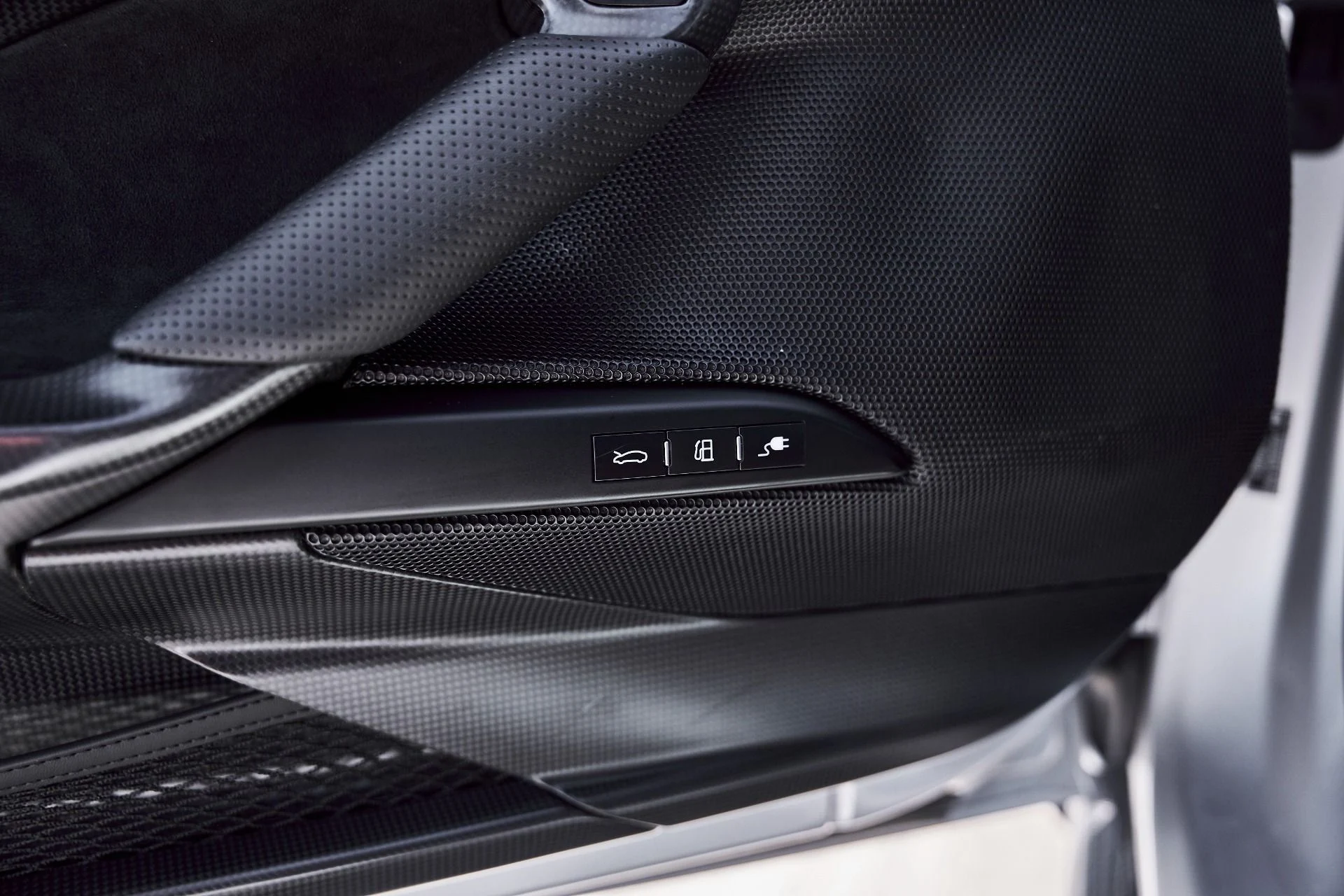 mph040_3638731370_Used_2022_Ferrari_296_GTB_Base_1776124644_c2319e529c