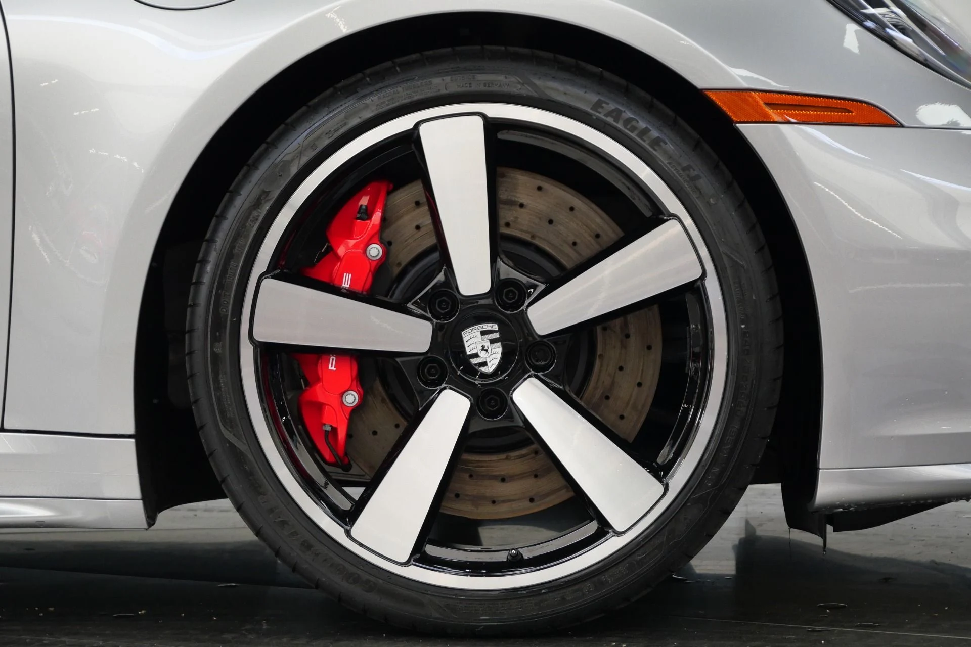 mph040_3642889690_Used_2025_Porsche_911_Carrera_S_Sport_Design_Package_18_Way_Seats_Carrera_Classic_Wheels_1775922258_411d9a33c1