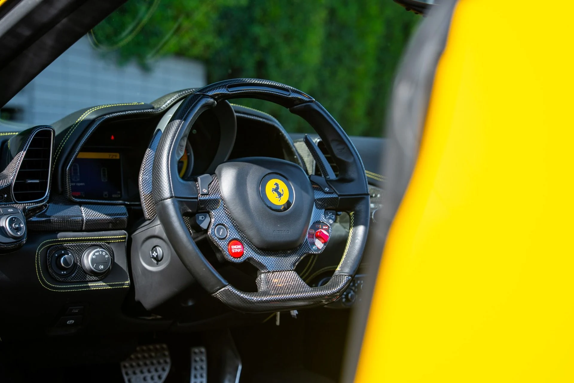 mph040_3652372099_Used_2012_Ferrari_458_Spider_1762304573_56315219d1