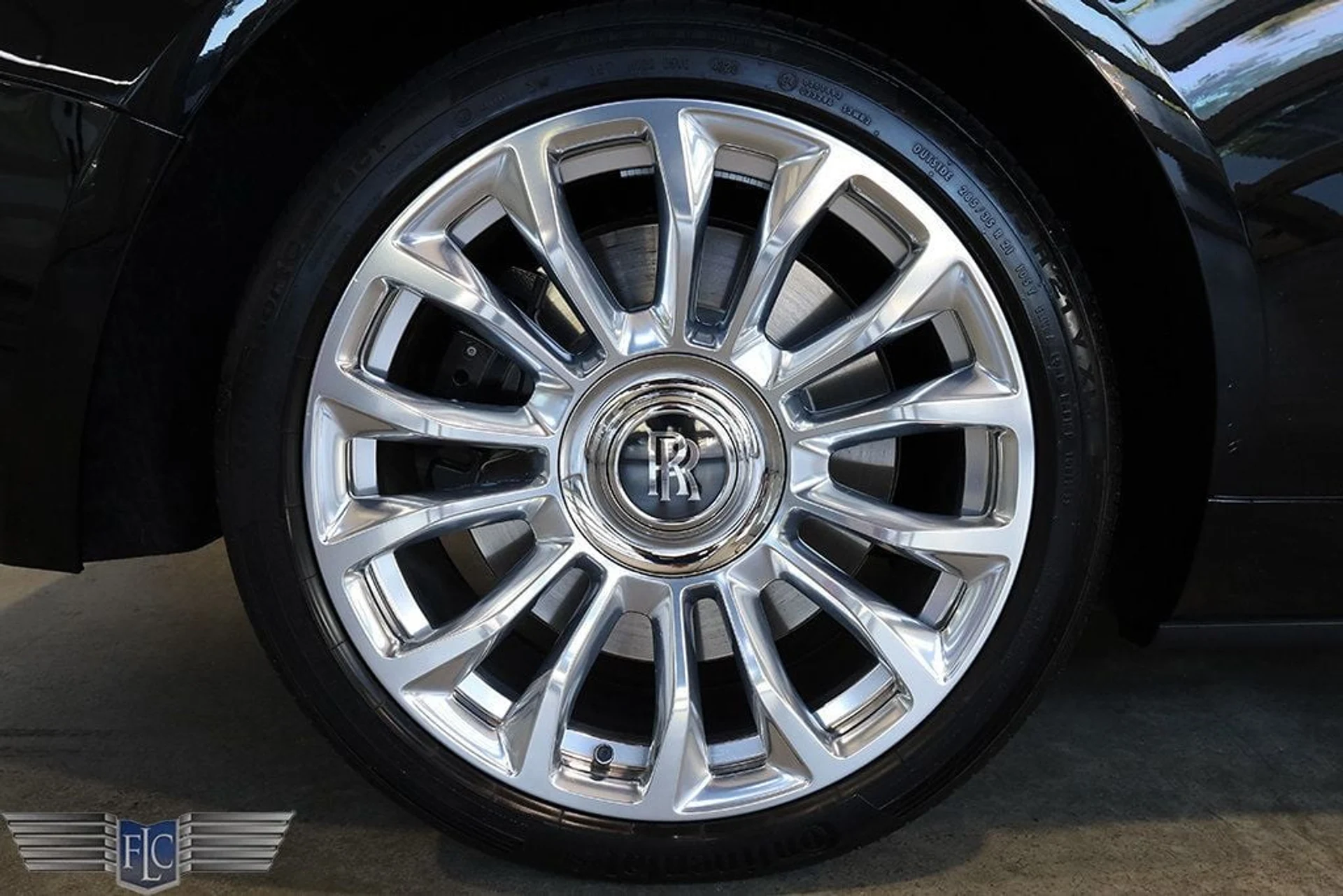 mph040_3652718759_used_2021_rolls_royce_dawn_convertible_9689_22905952_41_1024_02afa62014