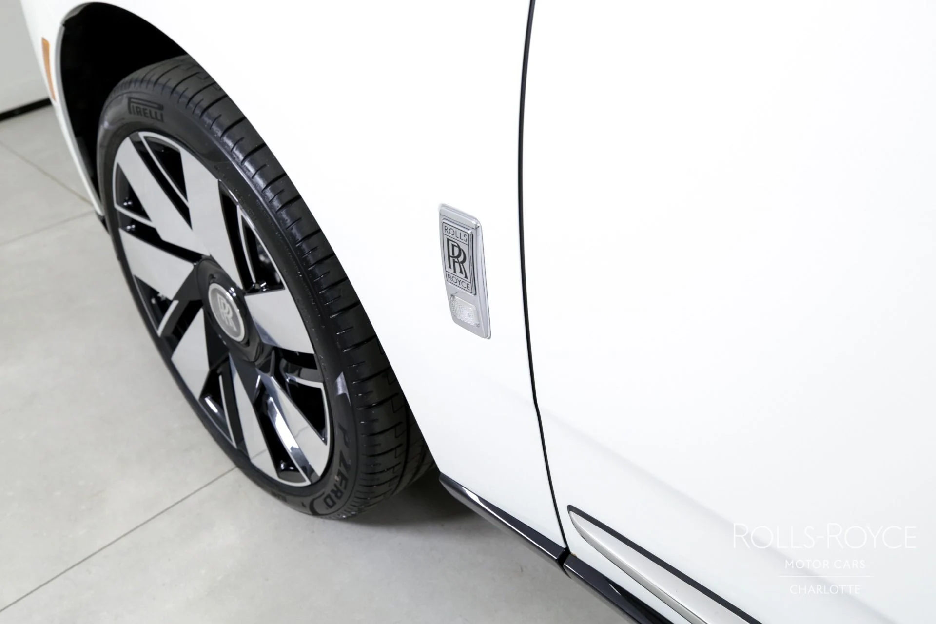 mph040_3653274139_Used_2025_Rolls_Royce_Cullinan_1745265195_4eb9d153de