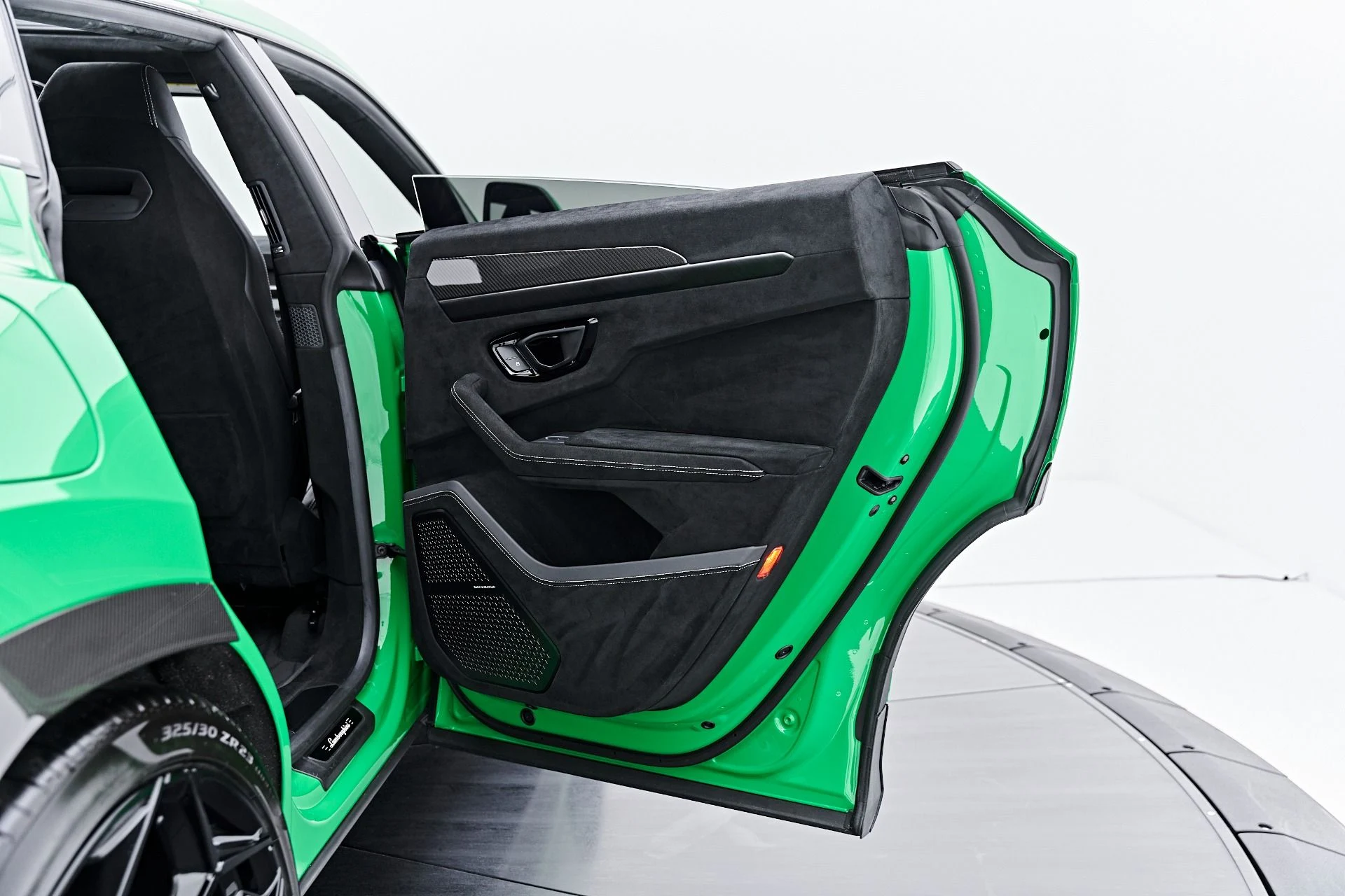 mph040_3653371950_Used_2023_Lamborghini_Urus_Performante_1788571176_563c125f58