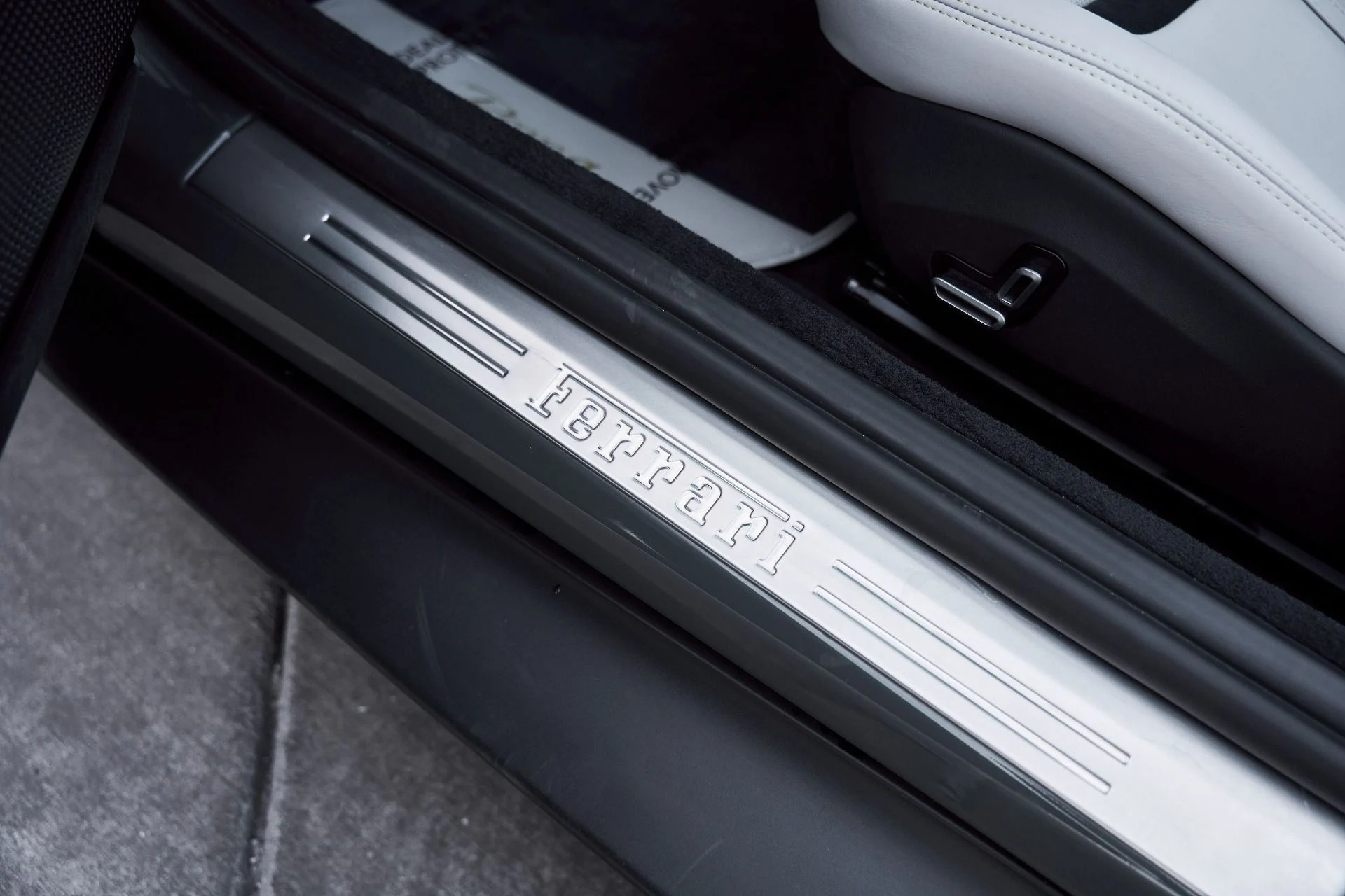 mph040_3686334452_Used_2024_Ferrari_Roma_Base_1769222142_8d74a52c5d