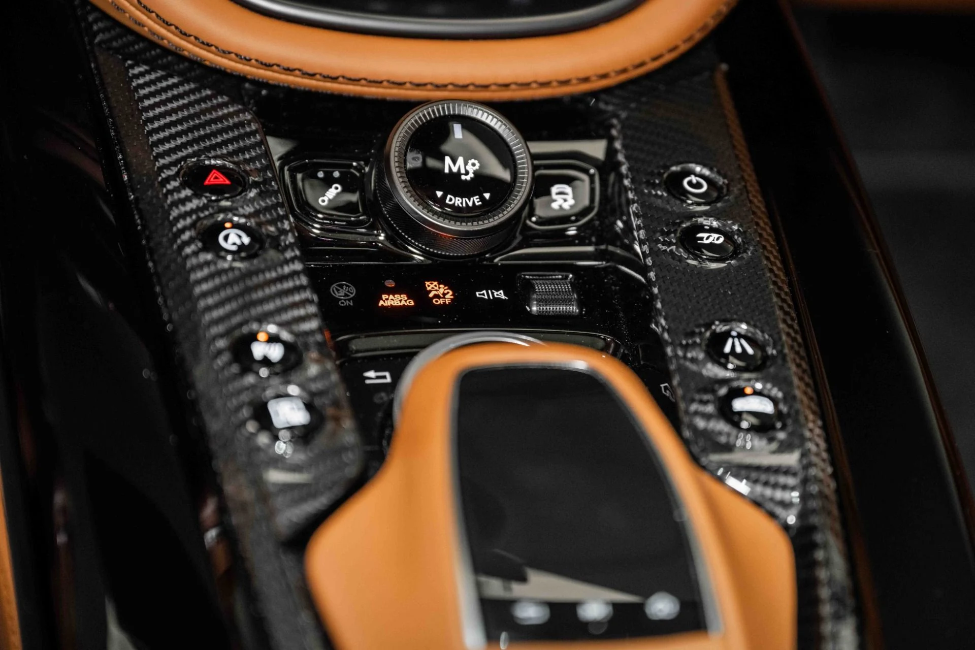 mph040_3703005018_Used_2023_Aston_Martin_DBX_707_1720795210_8112b96e7c