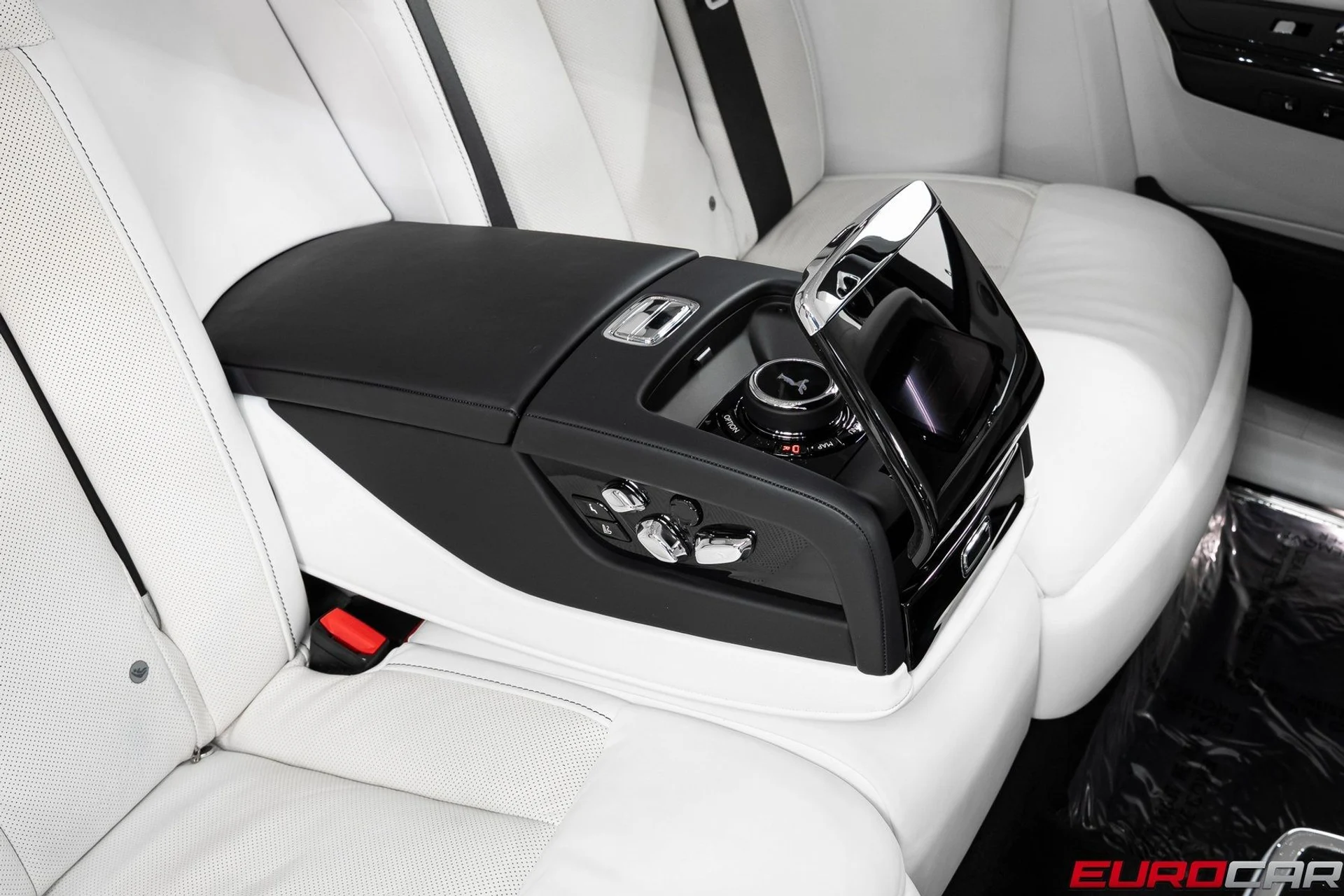 mph040_3703765900_image_41_0dfb5a308a