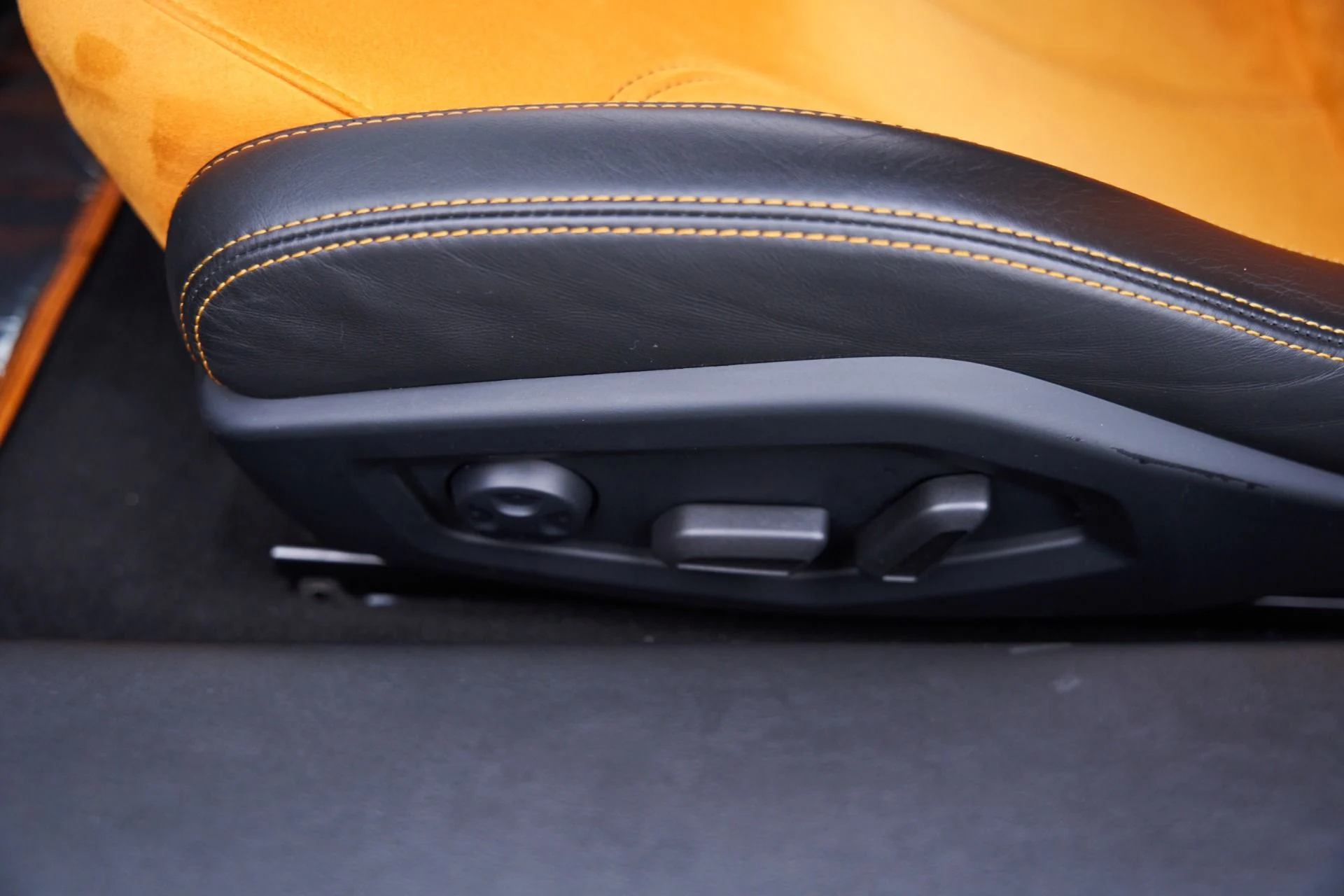 mph040_3708769238_Used_2015_Lamborghini_Huracan_LP_610_4_1792523997_c3e2a73776