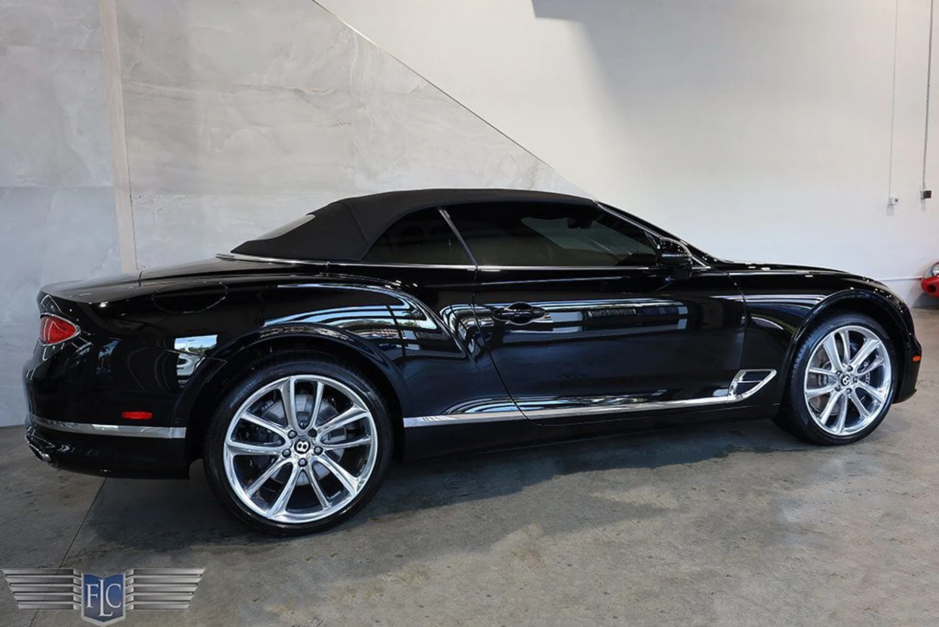 mph040_3719277334_used_2022_bentley_continental_gtcv8mullinerconvertible_9689_22970433_41_1024_7916844563