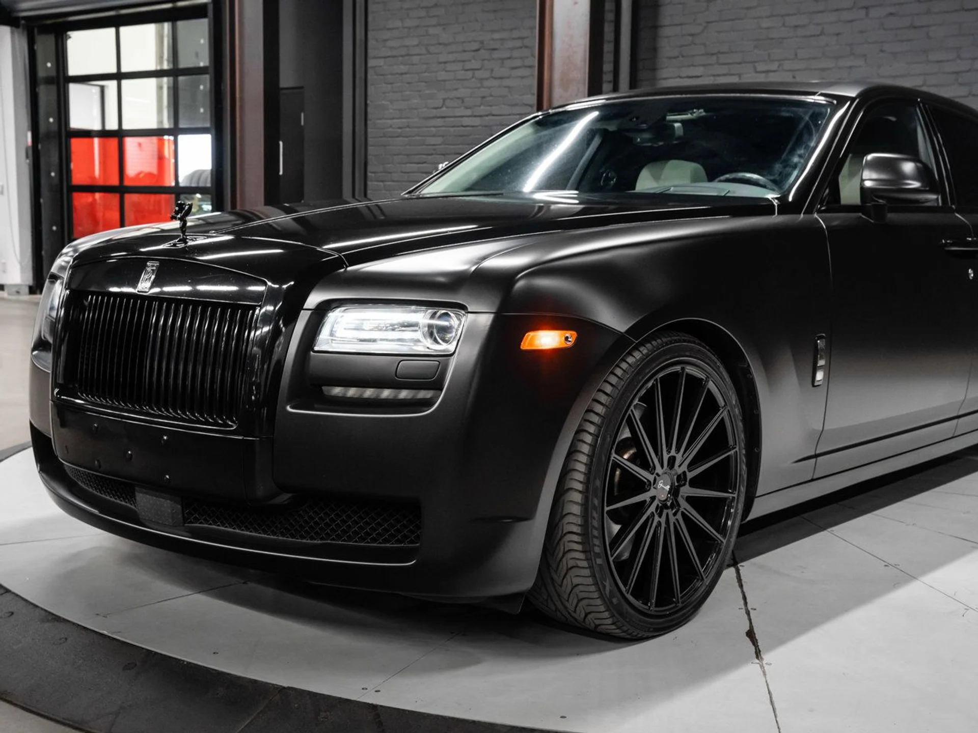 mph040_3720079284_rolls_royce_ghost_2012_0695b58f32