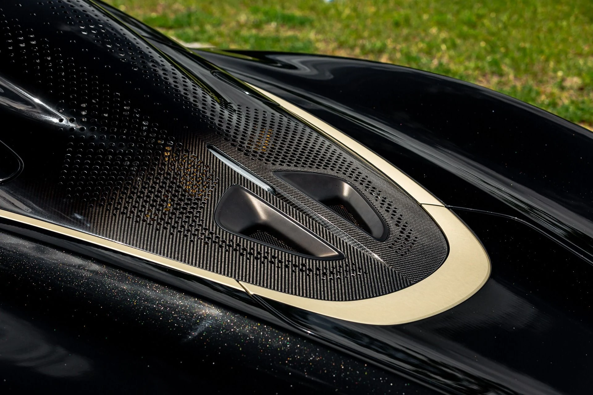 mph040_372210796_Used_2020_Mc_Laren_Speedtail_XP_10_Bespoke_43d9b372c7
