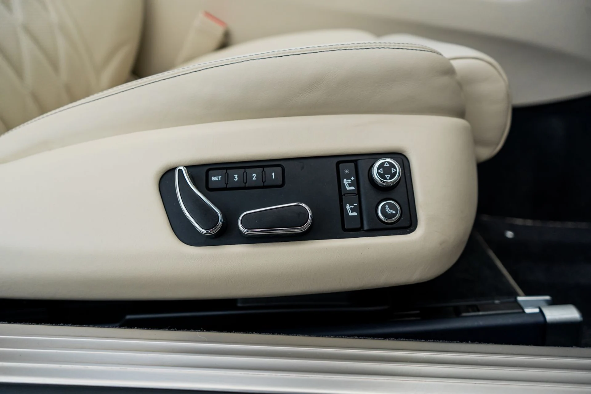 mph040_3723827308_eef7e338_28d7_4915_97fa_9fd6c44ada9b_20e12063d8