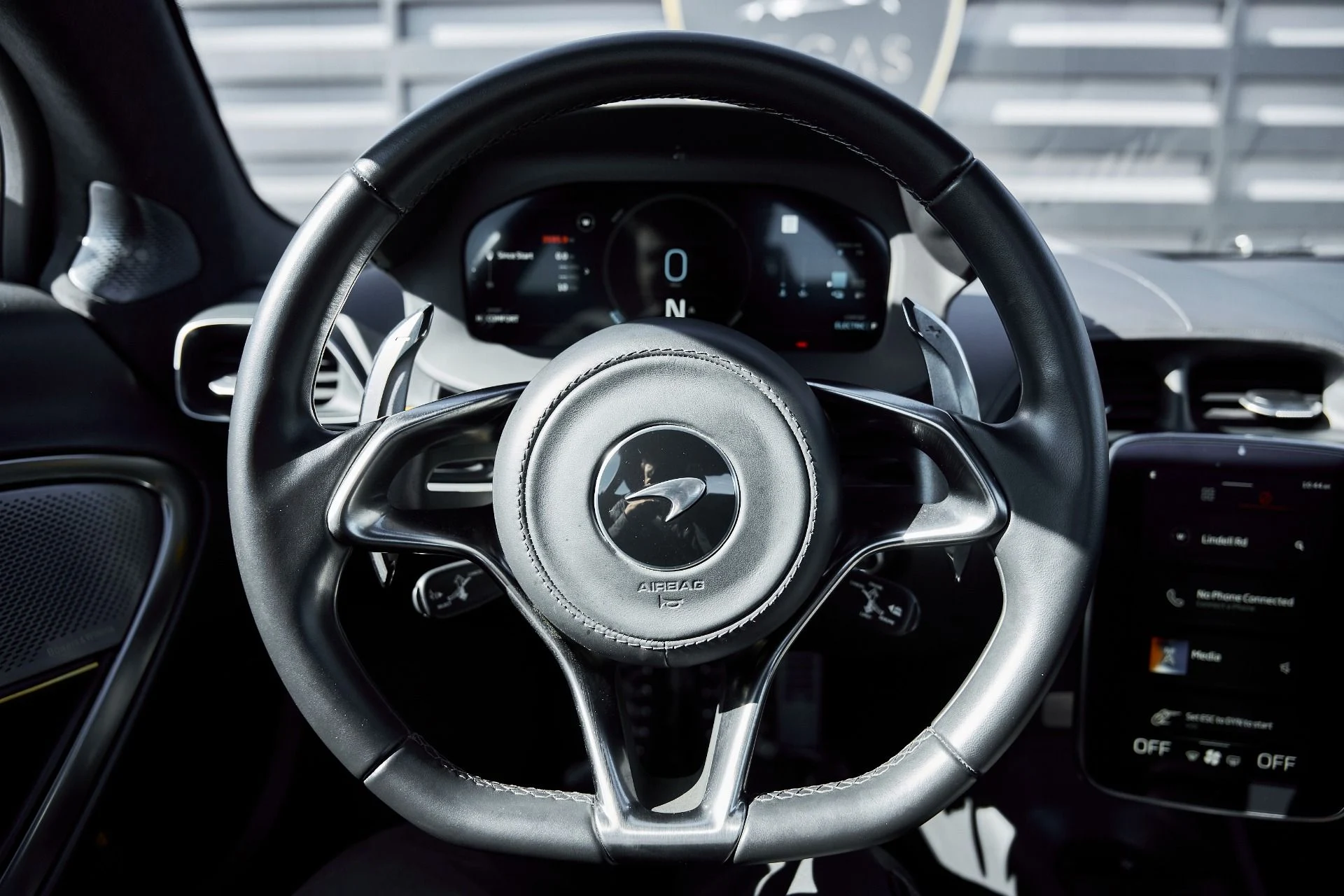 mph040_3724788659_Used_2023_Mc_Laren_Artura_1770256480_29e0eb6d90