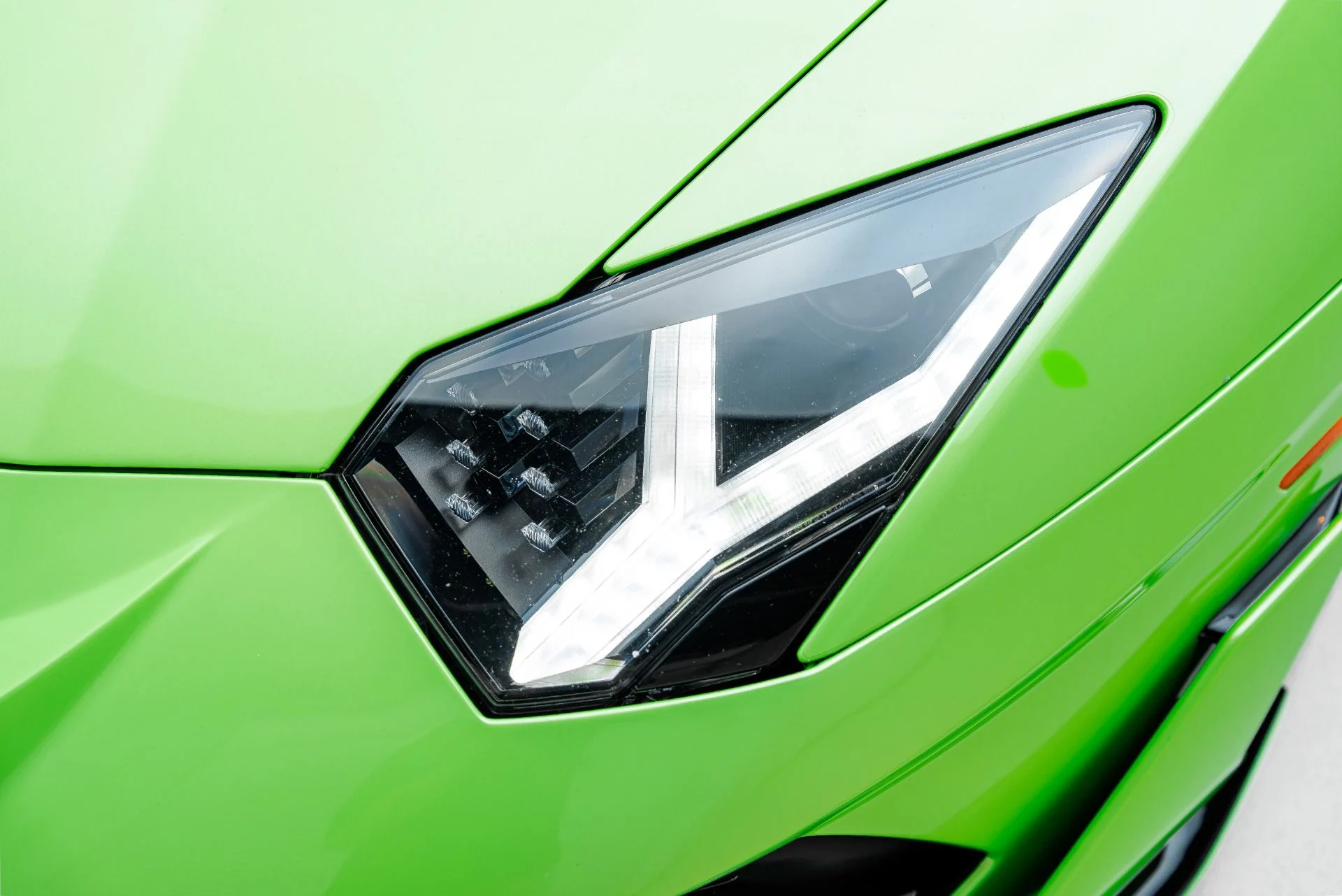 mph040_3726275616_Used_2019_Lamborghini_Aventador_LP_770_4_SVJ_1789598540_c5dc25ac94
