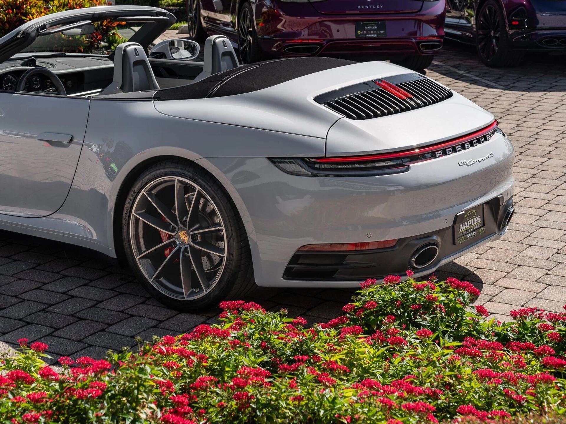 mph040_3747407707_Used_2024_Porsche_911_Carrera_4_S_1792609683_01467ac664