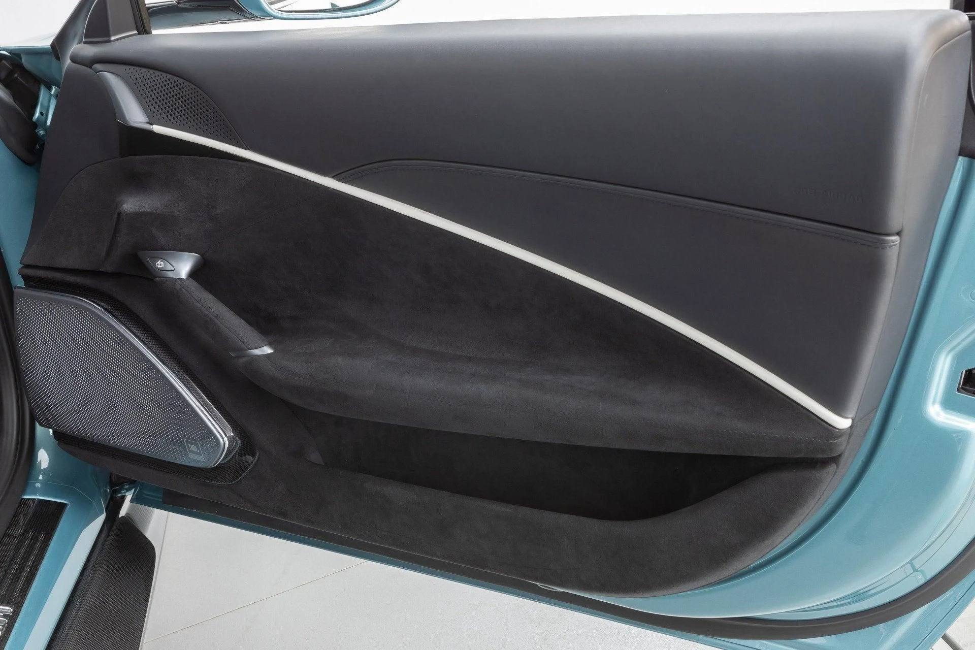 mph040_3755572021_Used_2024_Ferrari_Roma_Spider_1777382688_98b594f4c9