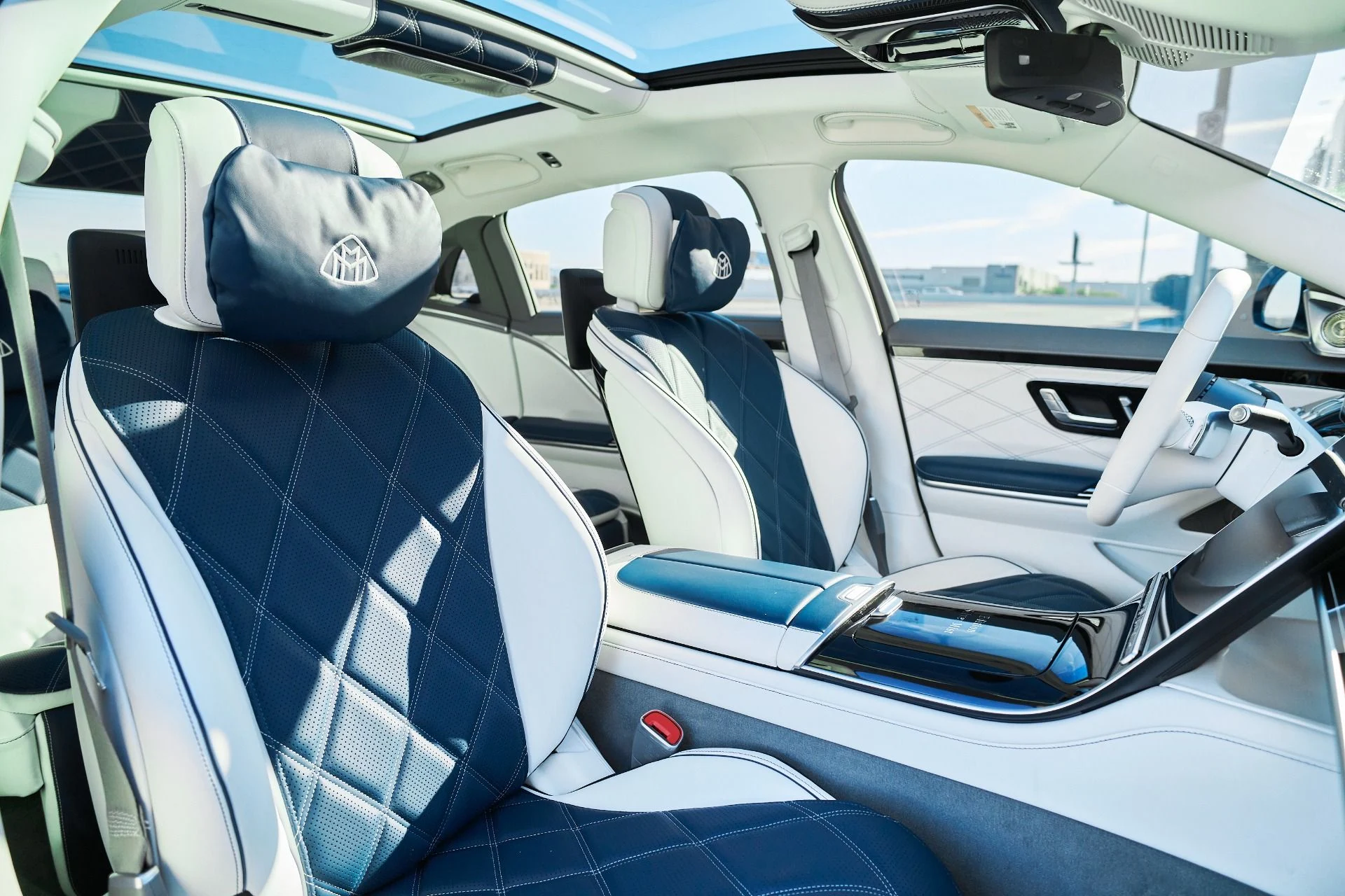 mph040_3756457410_Used_2024_Mercedes_Benz_S_Class_Maybach_S_680_1765936815_b69618535f