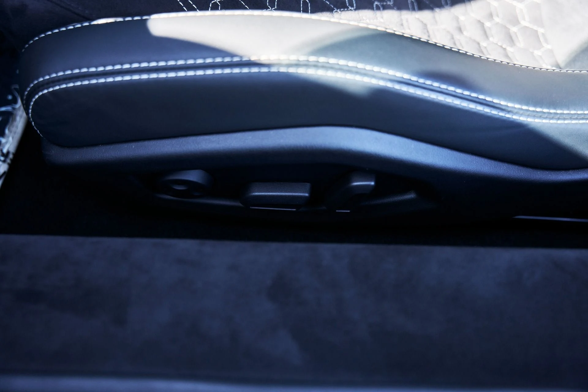 mph040_3763790113_Used_2023_Lamborghini_Huracan_Tecnica_Base_1774403215_f654b099c7