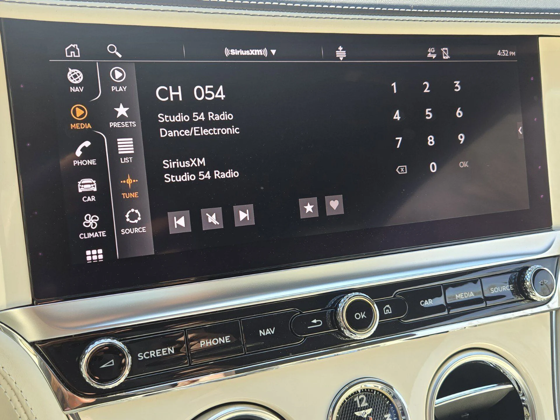 mph040_3766049095_49be2d3b2dd6d75fbcd573588f18e462x_6ab260ea67