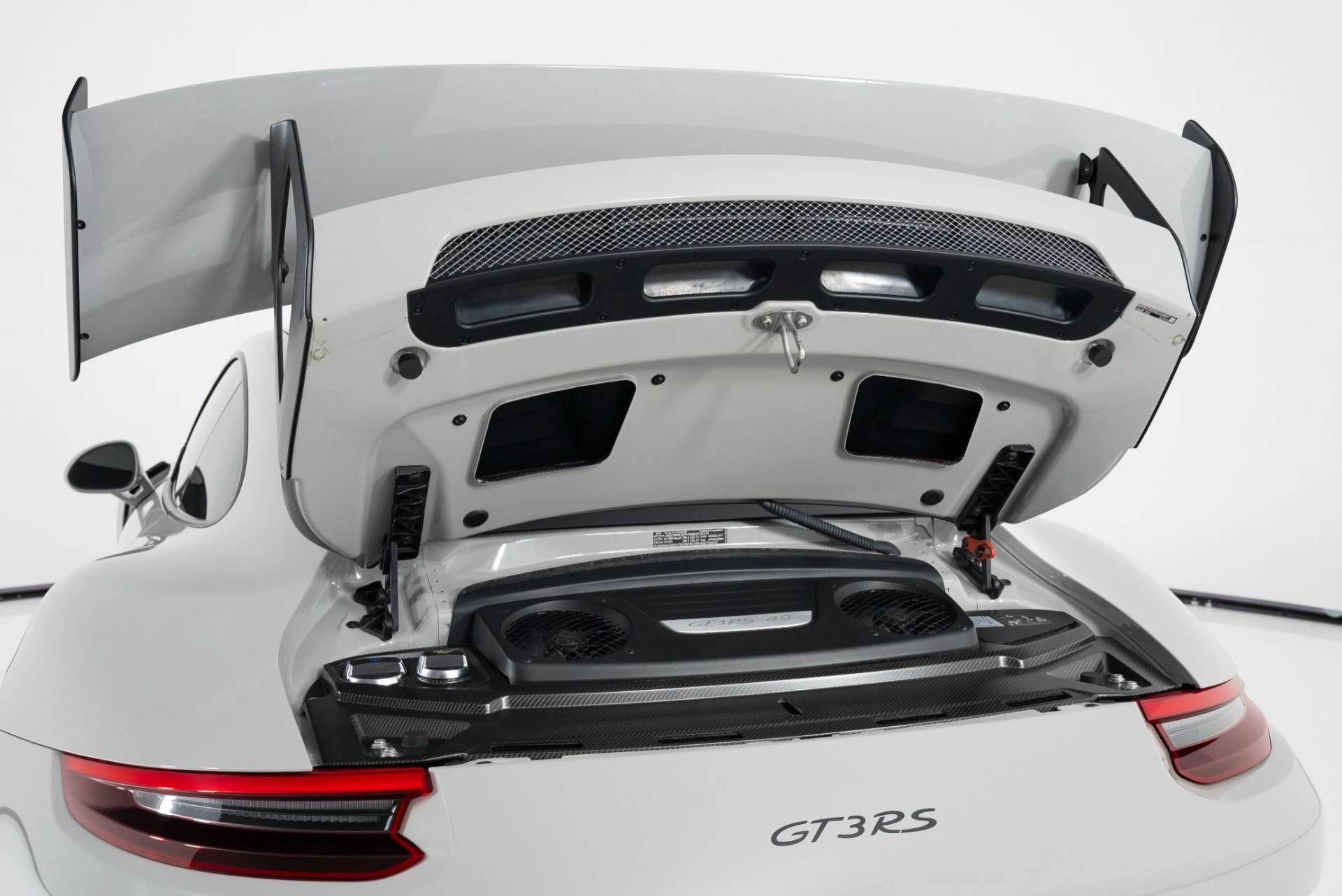 mph040_3769934203_Used_2019_Porsche_911_GT_3_RS_1758126565_60b088eb65