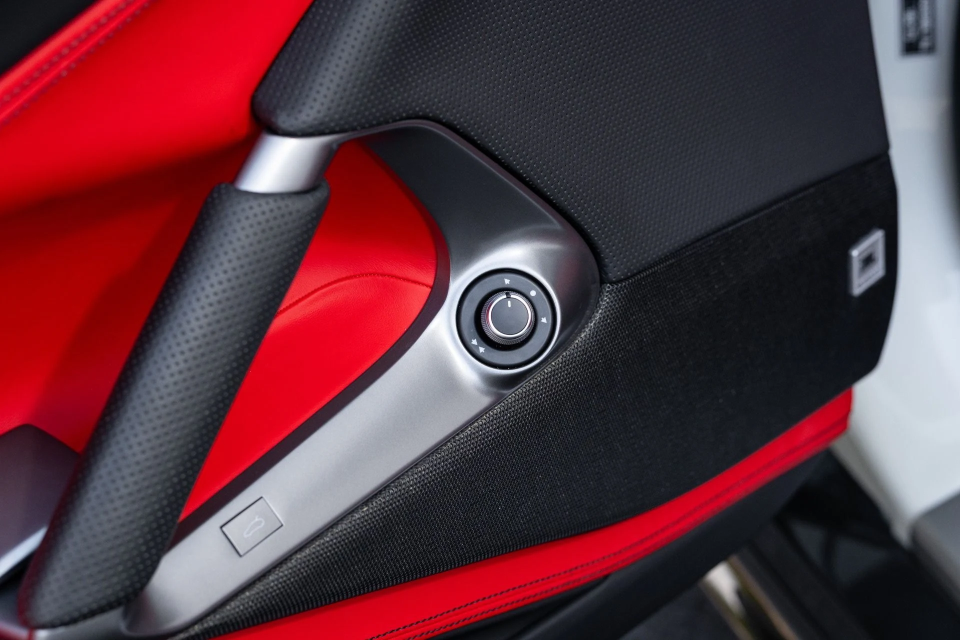 mph040_3790240852_Used_2021_Ferrari_812_GTS_1770760460_5b291296e0