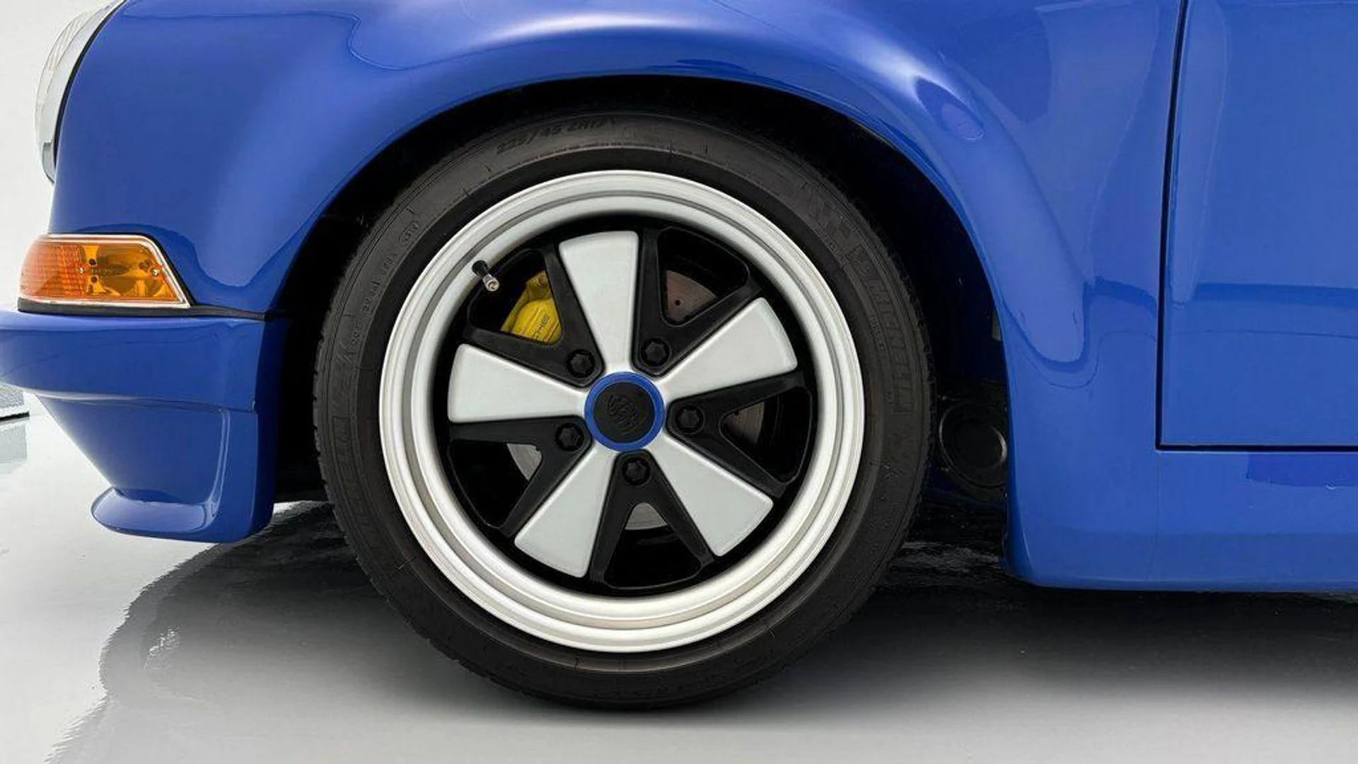 mph040_3790262173_w_O9_r8_Afsb_PG_1fy_Kz9_L_Or_Aa_Vc_Js_785895c138