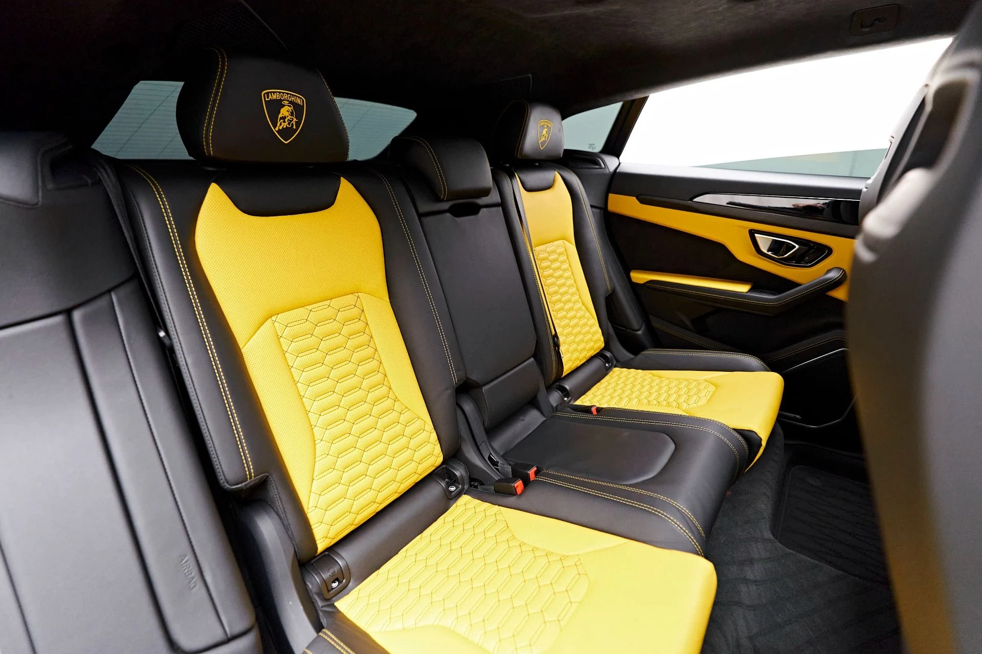 mph040_3793862241_Used_2022_Lamborghini_Urus_1714440387_923188e2f1