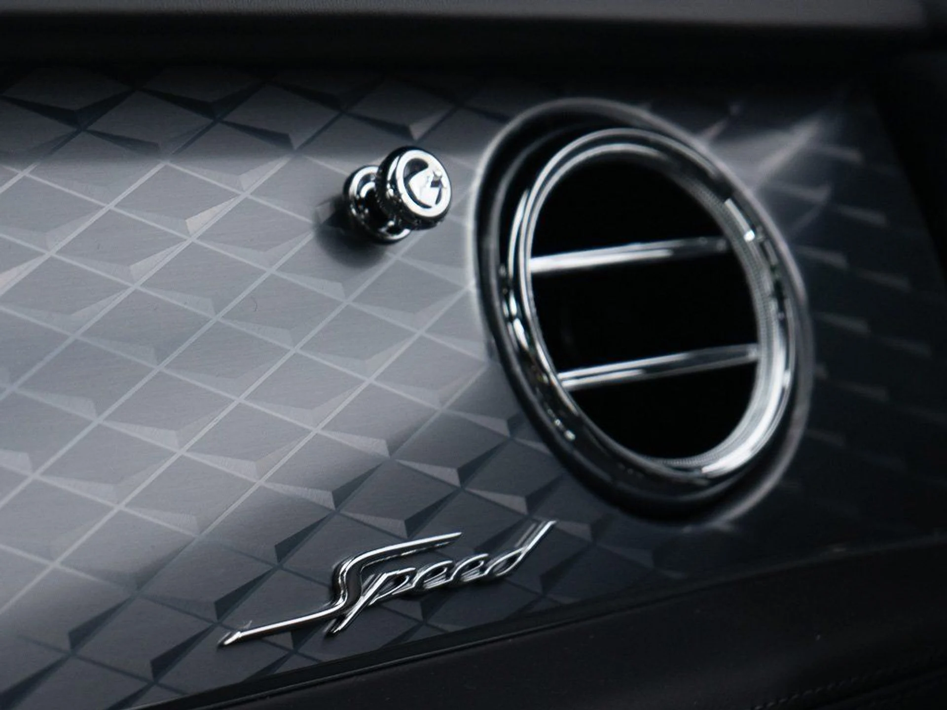 mph040_379731520_c62e81d7abfe490da28bca36be0140d1_9e7995693a