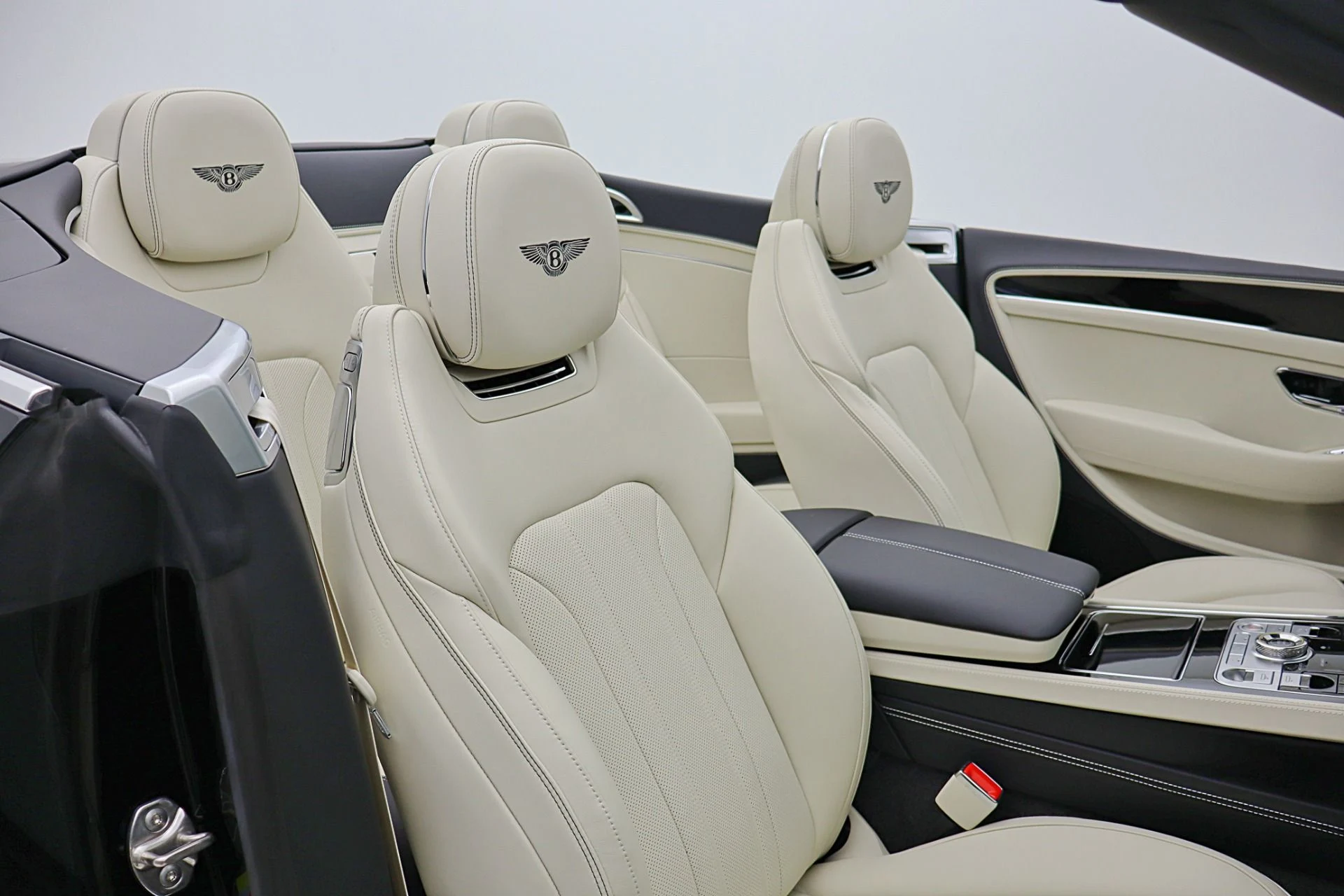 mph040_3809430255_New_2026_Bentley_Continental_GTC_d4413ce97c