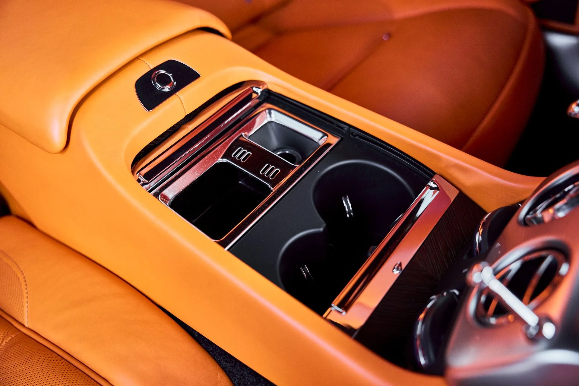 mph040_3813646086_Used_2019_Rolls_Royce_Wraith_Base_1772849644_2bfd6ba605