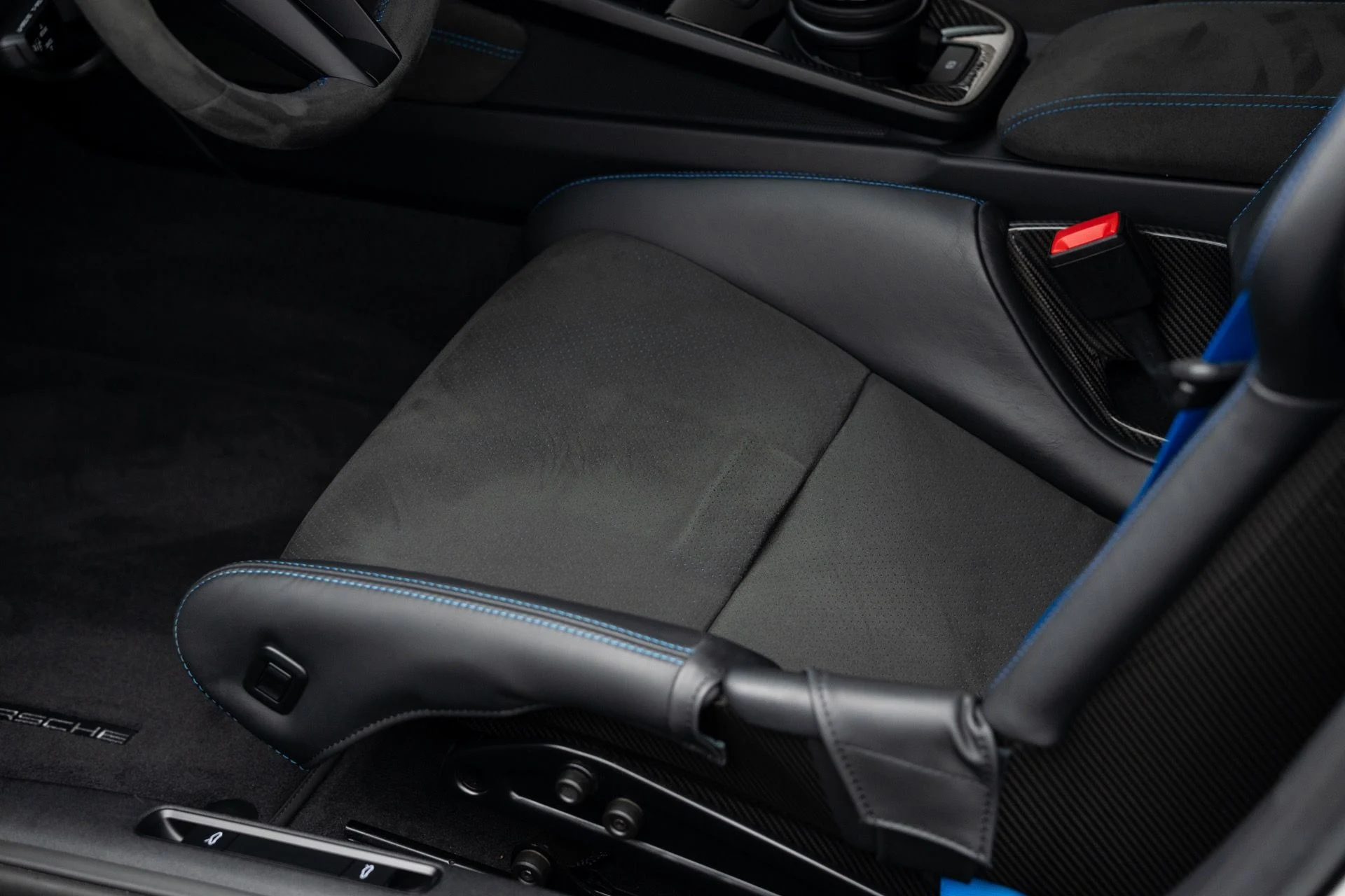 mph040_3823671237_Used_2024_Porsche_911_GT_3_1768339122_ee61c54313