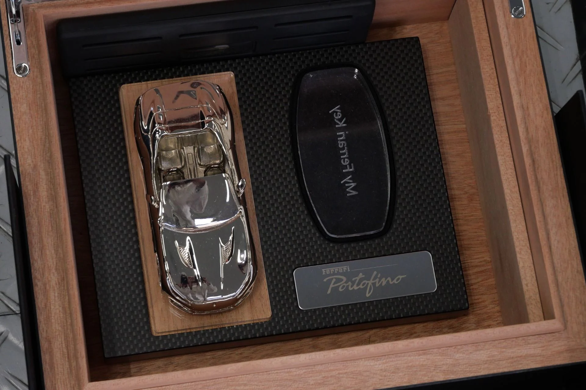 mph040_382483708_Used_2019_Ferrari_Portofino_Tailor_Made_in_NYC_Unique_Exterior_and_Interior_Colors_Amazing_1779827037_3fa55ba977