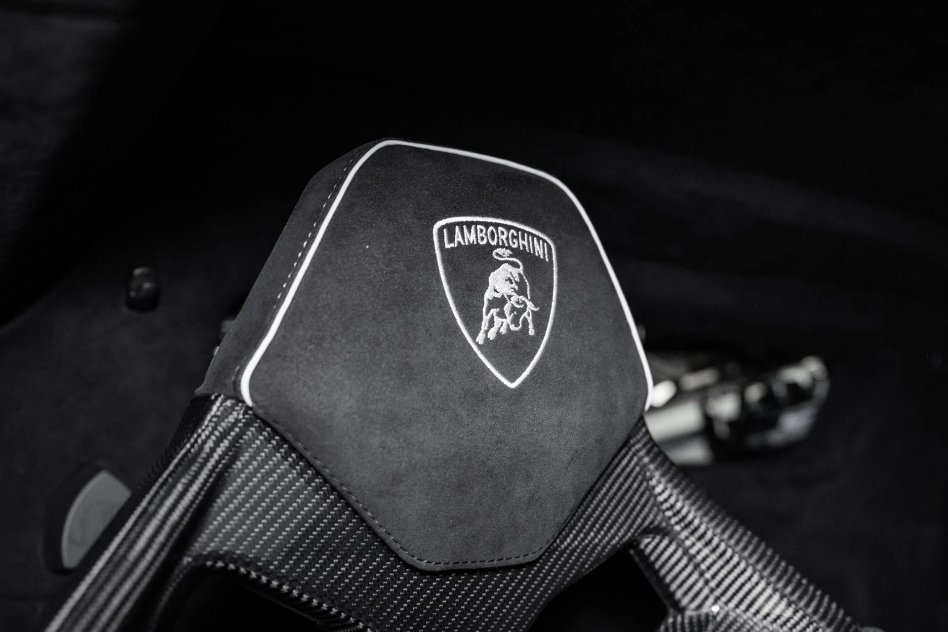 mph040_38503014_Used_2023_Lamborghini_Huracan_STO_STO_1784326294_1f6c2580d8