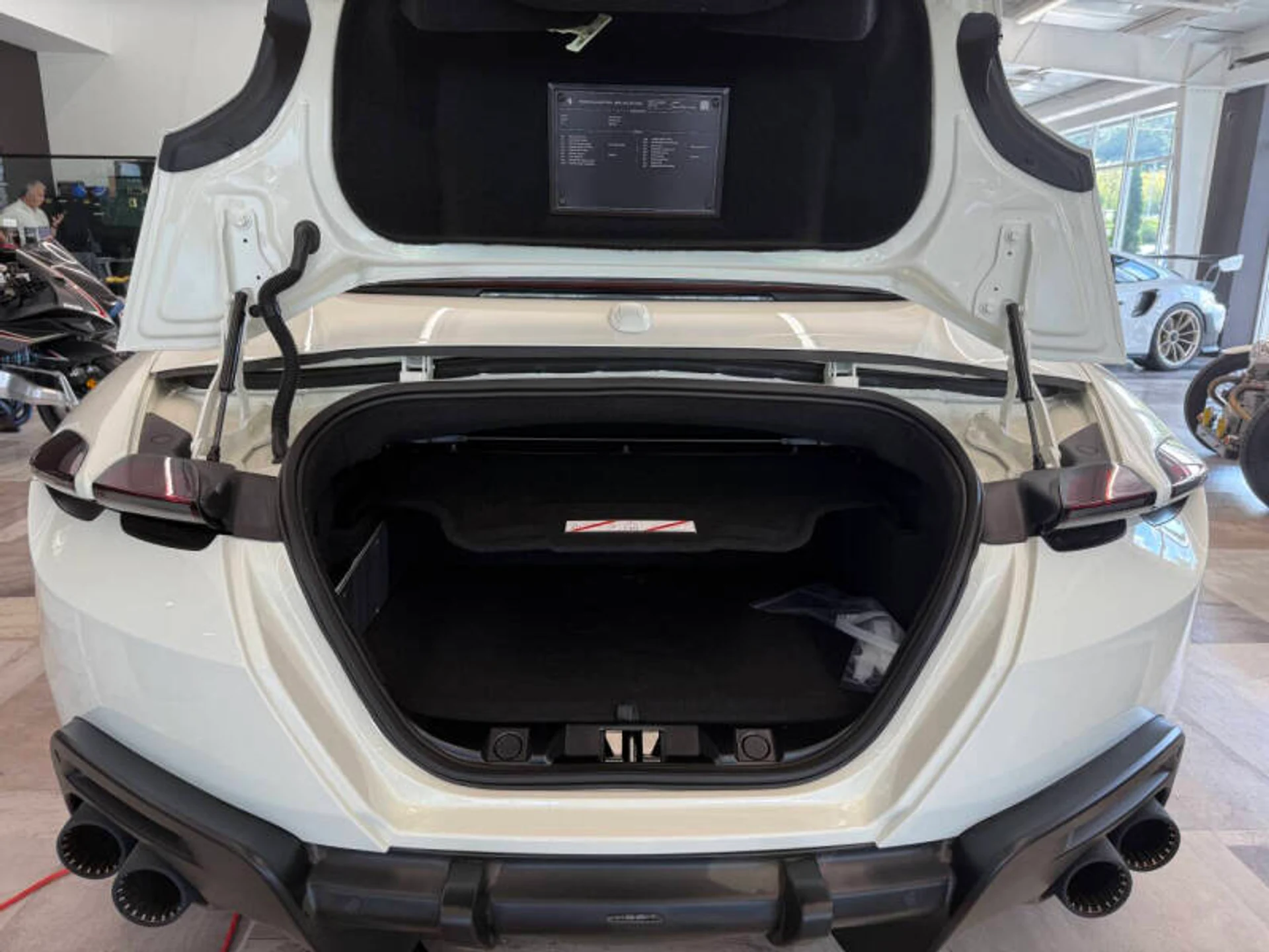 mph040_3851493596_2025_ferrari_roma_spider_base_2dr_convertible_8791c90956