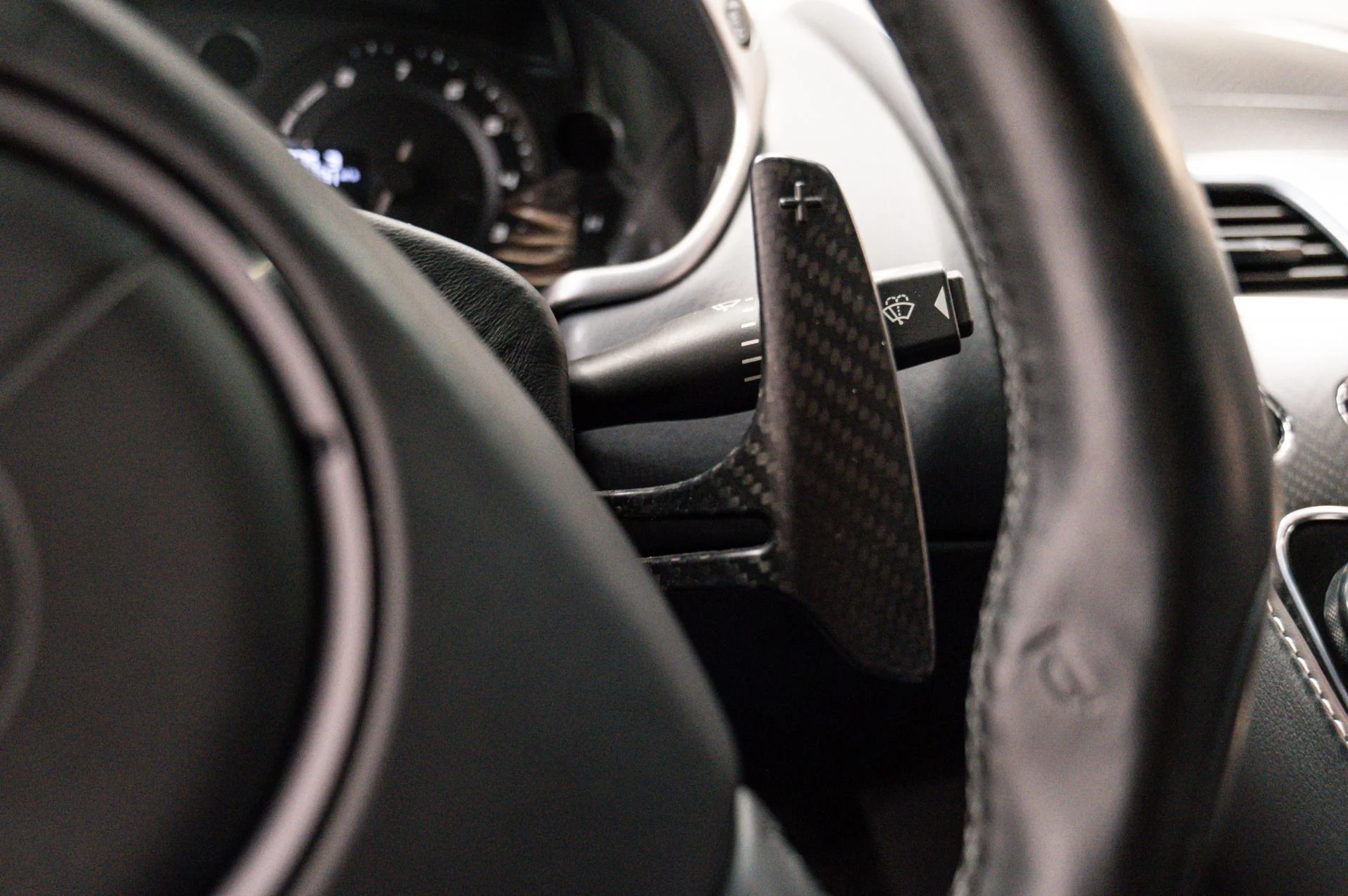 mph040_387397829_Used_2014_Aston_Martin_Vanquish_V12_1729699077_6d0da7456d