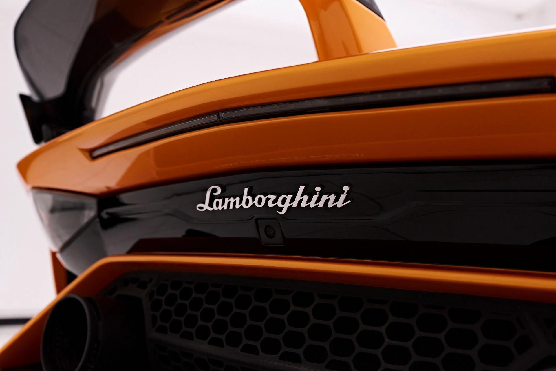 mph040_3901572956_Used_2021_Lamborghini_Aventador_SVJ_Base_1755224573_fab61e0fbc