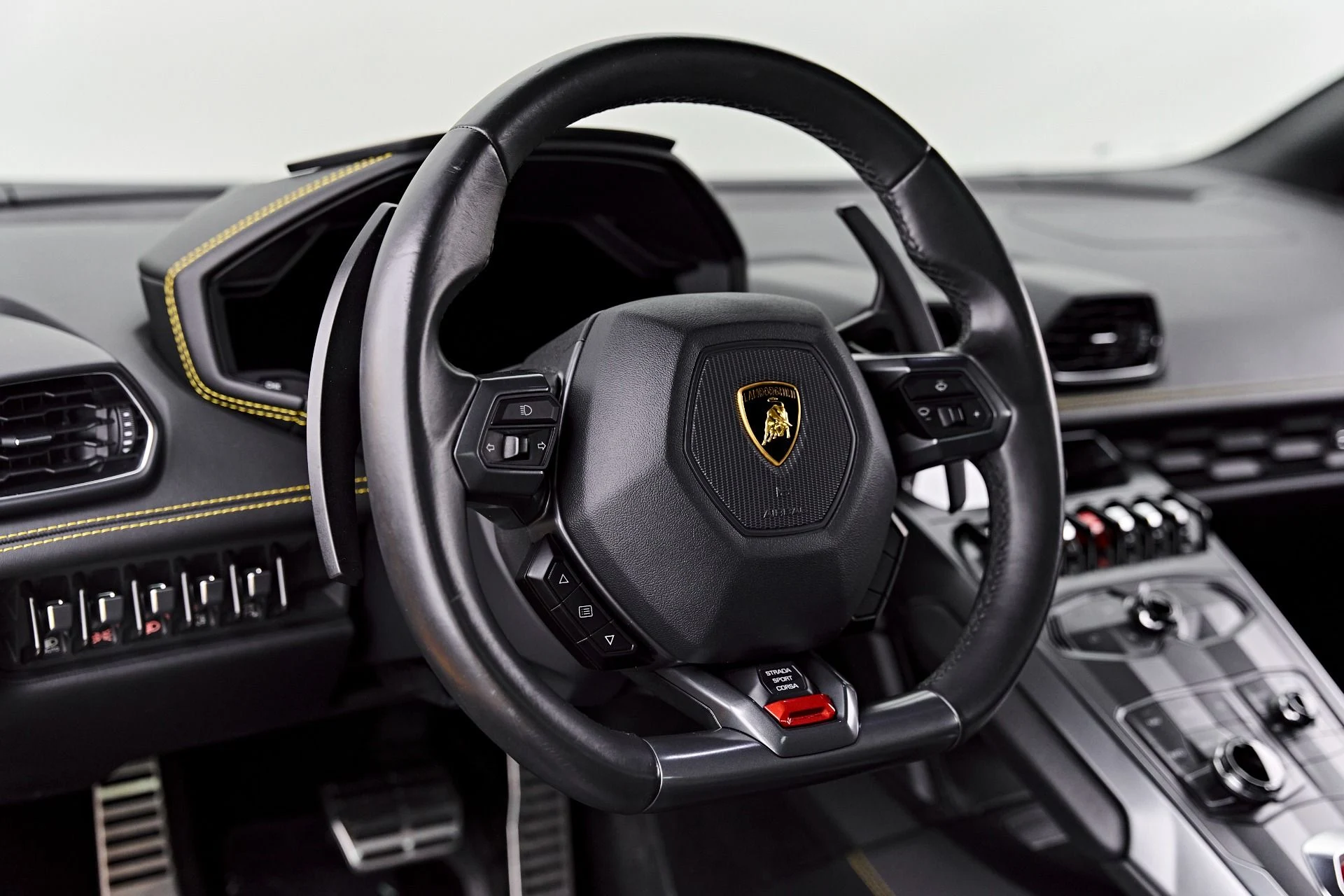 mph040_390173374_Used_2017_Lamborghini_Huracan_1786046290_ed8e8ec60e