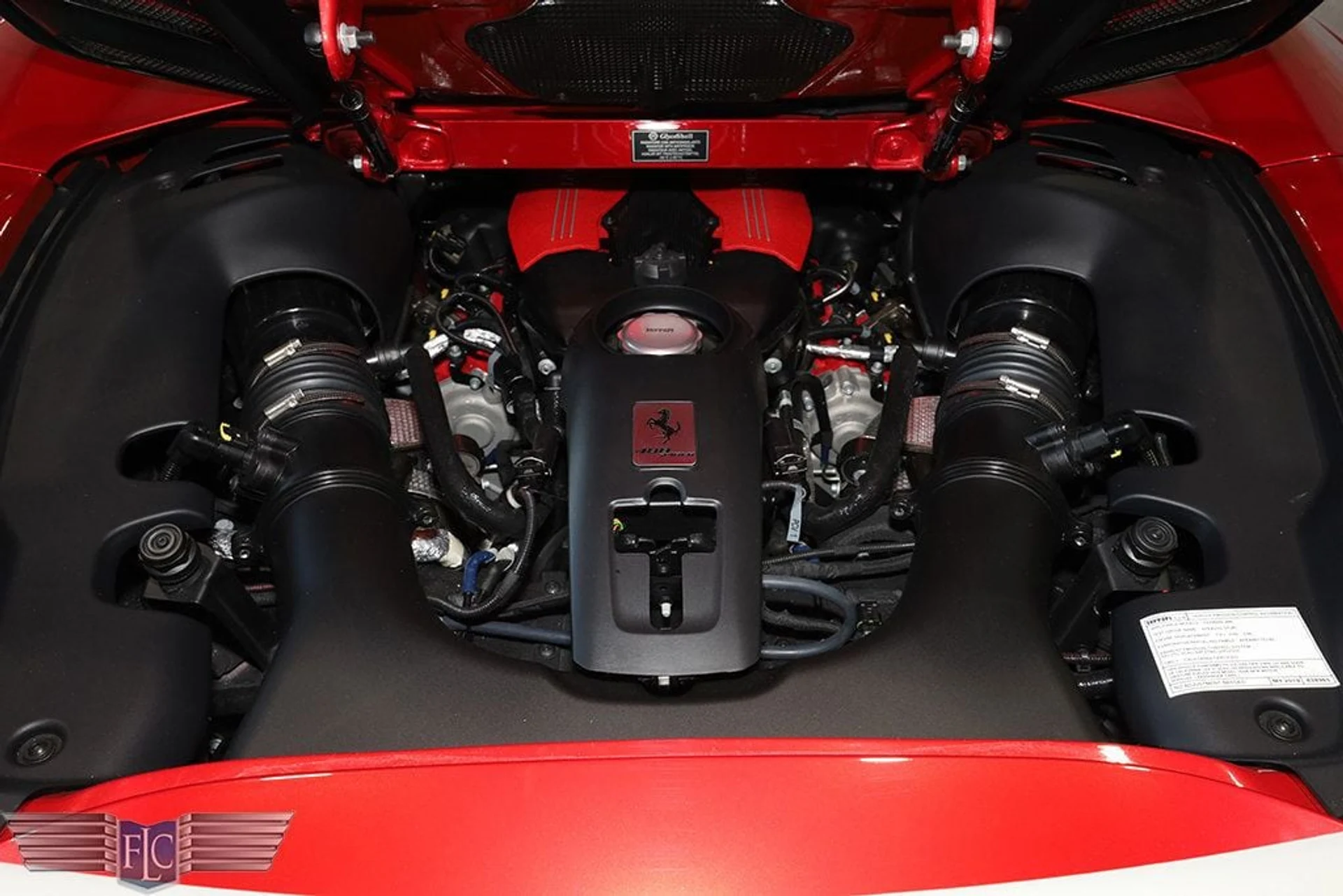 mph040_3903436229_used_2019_ferrari_488_spider_convertible_9689_22929028_41_1024_ae6f19b547