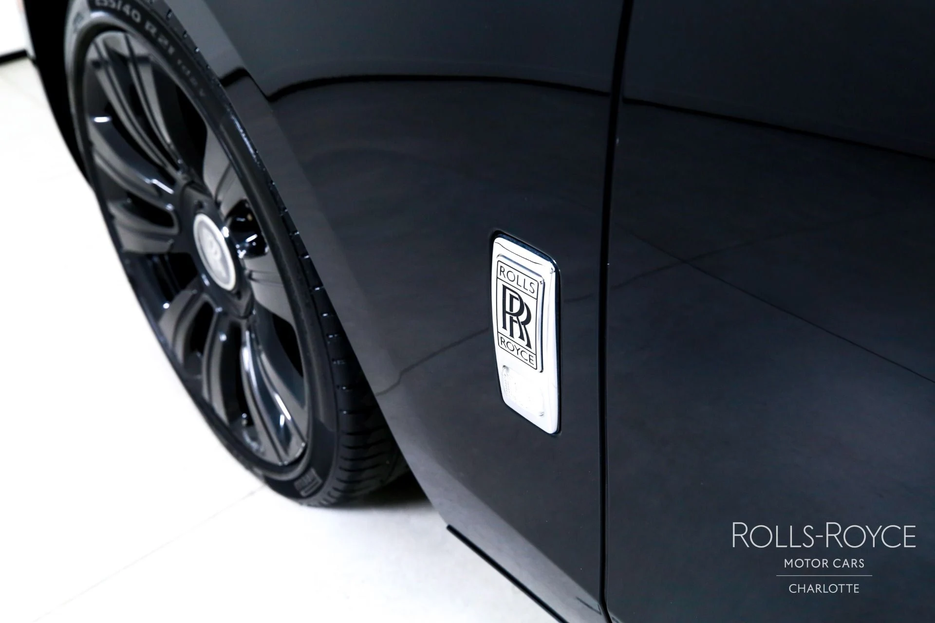 mph040_3907759993_Used_2021_Rolls_Royce_Ghost_1760810069_36cae079b1