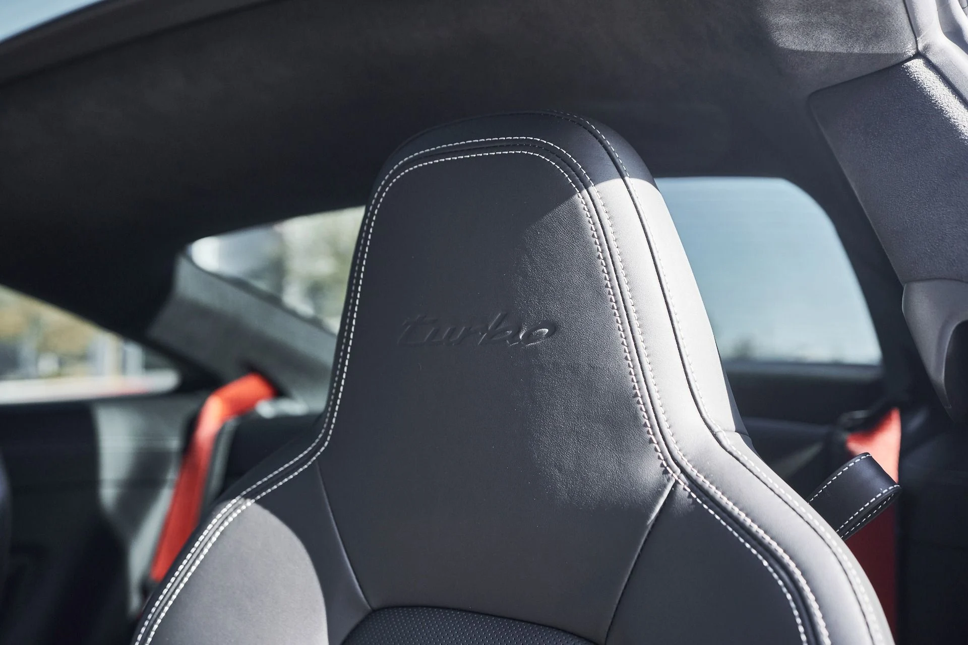 mph040_3908121013_Used_2024_Porsche_911_Turbo_1765332466_ec297d08a5