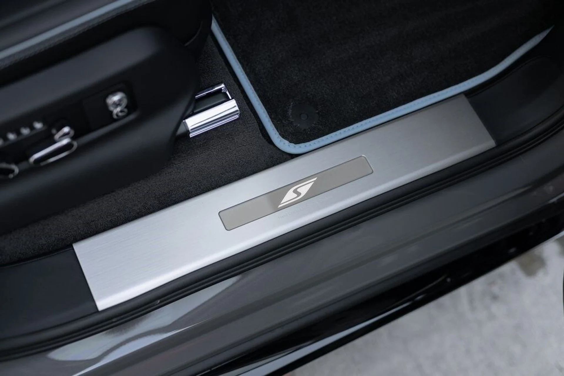 mph040_3922890844_5b129cd9707300e3fbdeb29a6d080fd0x_1650faf5e3