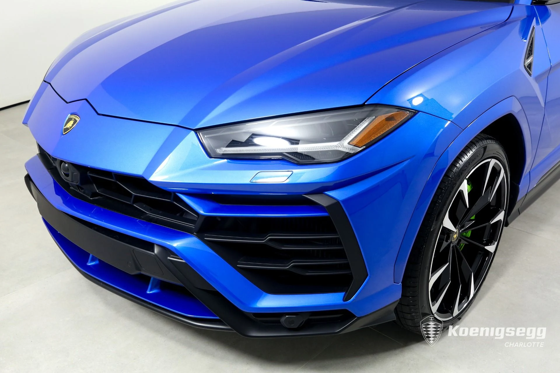 mph040_3924538377_Used_2022_Lamborghini_Urus_1696532519_00be4a00d0