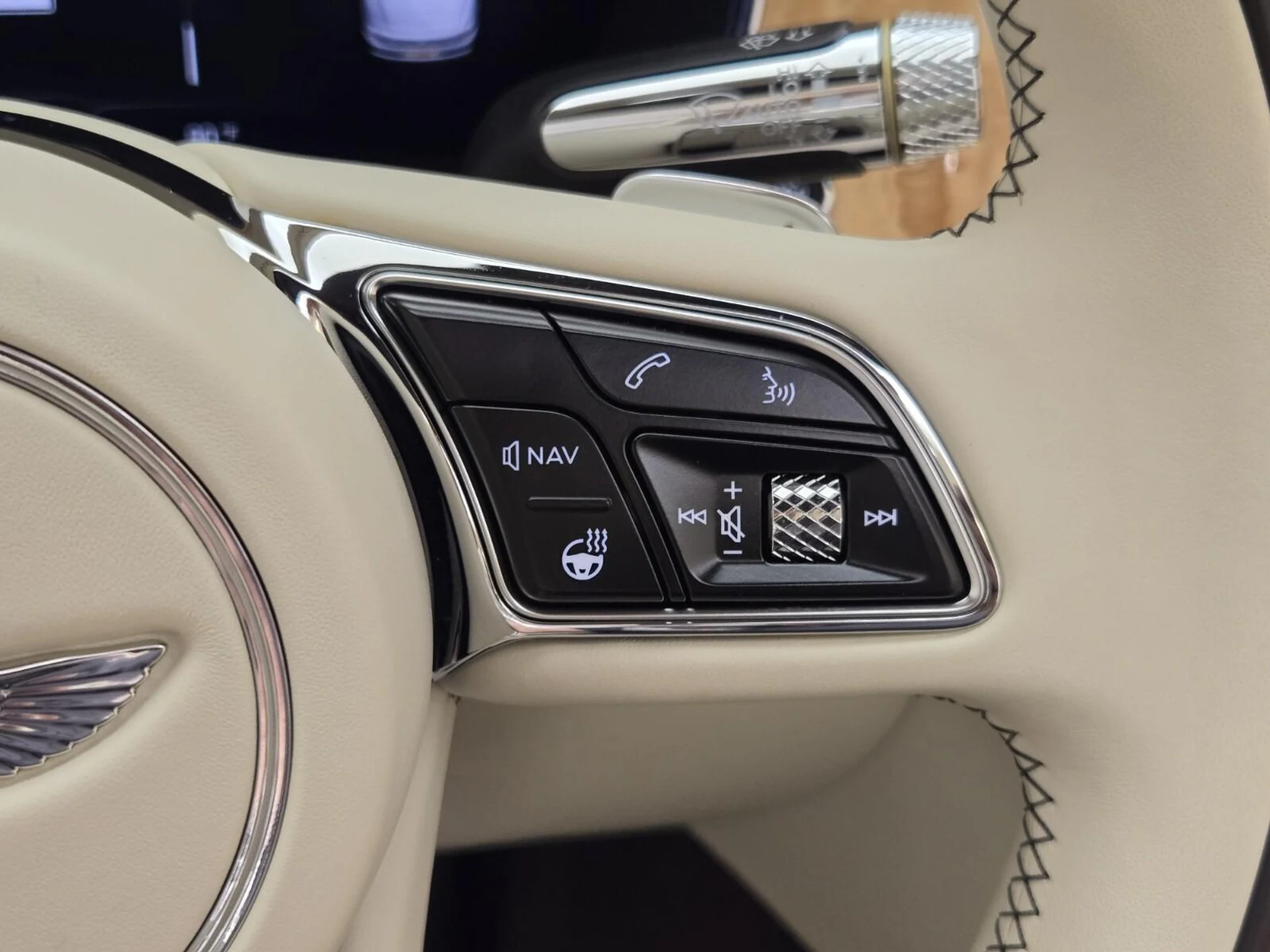 mph040_3935413803_Used_2023_Bentley_Continental_GTC_V8_1761030131_a6fe46be36