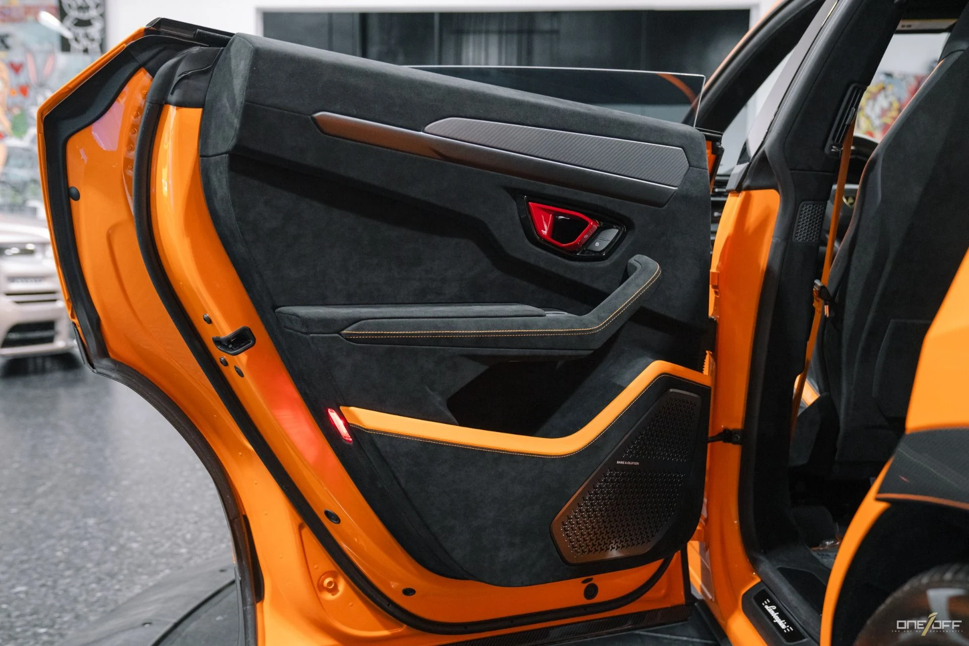 mph040_3951850923_Used_2023_Lamborghini_Urus_Performante_in_Arancio_Borealis_350_K_MSRP_Exposed_Carbon_Hood_1754940398_b81db988e1