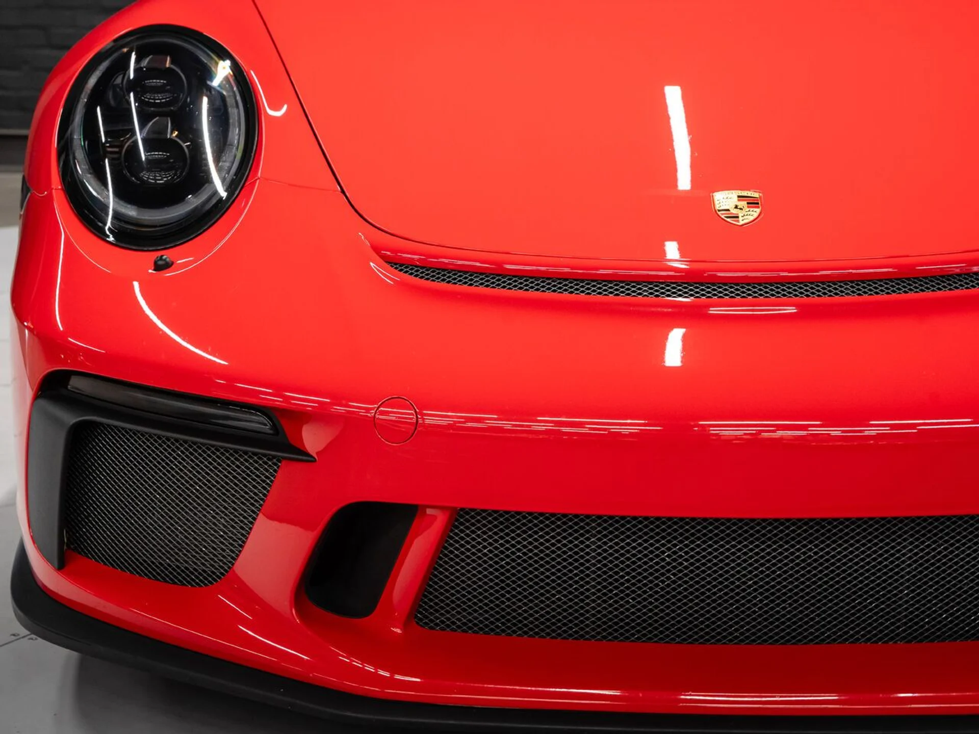 mph040_3957744716_porsche_911_2018_6b952da6a0