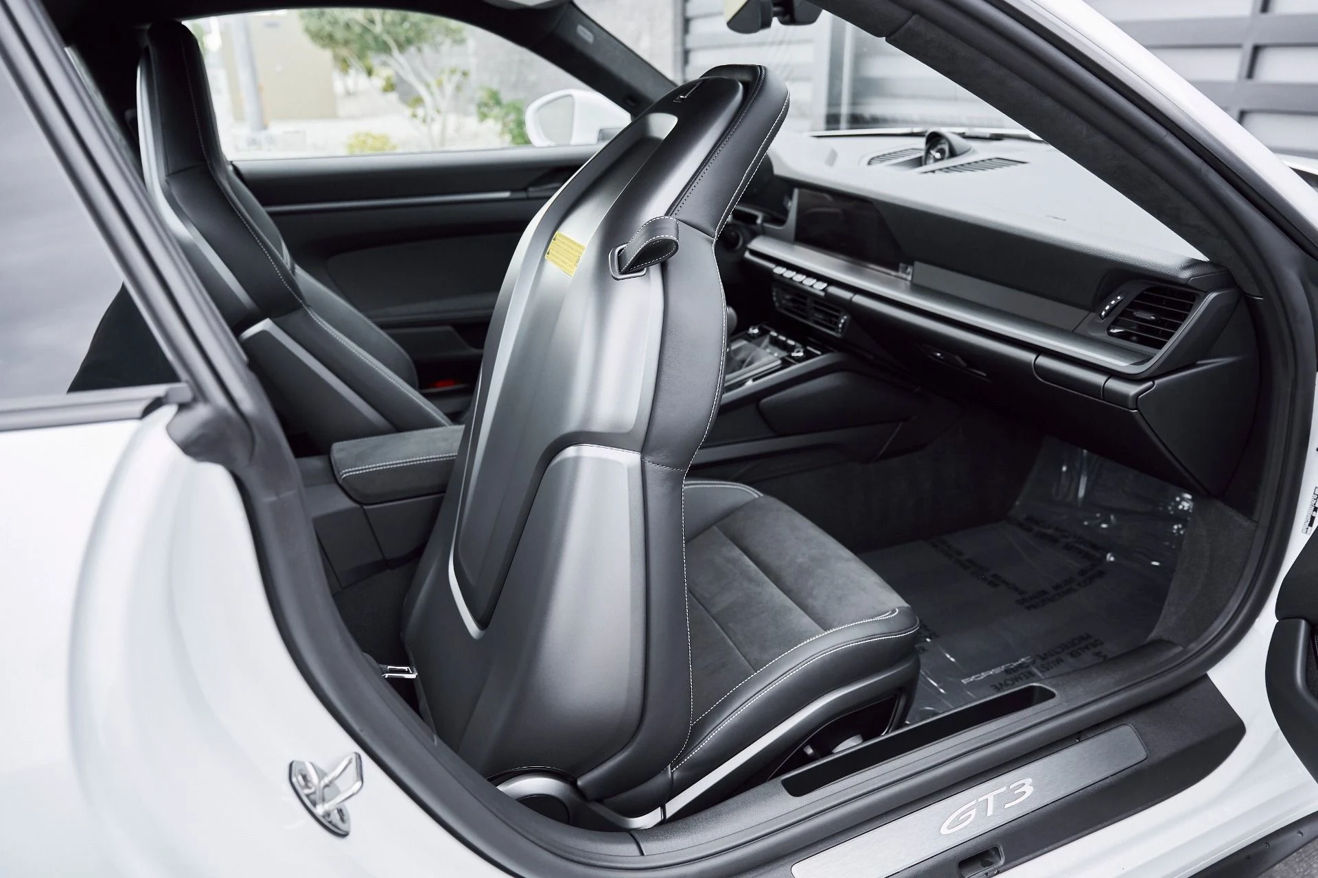 mph040_3995296518_Used_2025_Porsche_911_GT_3_1766797644_f5e9591c78