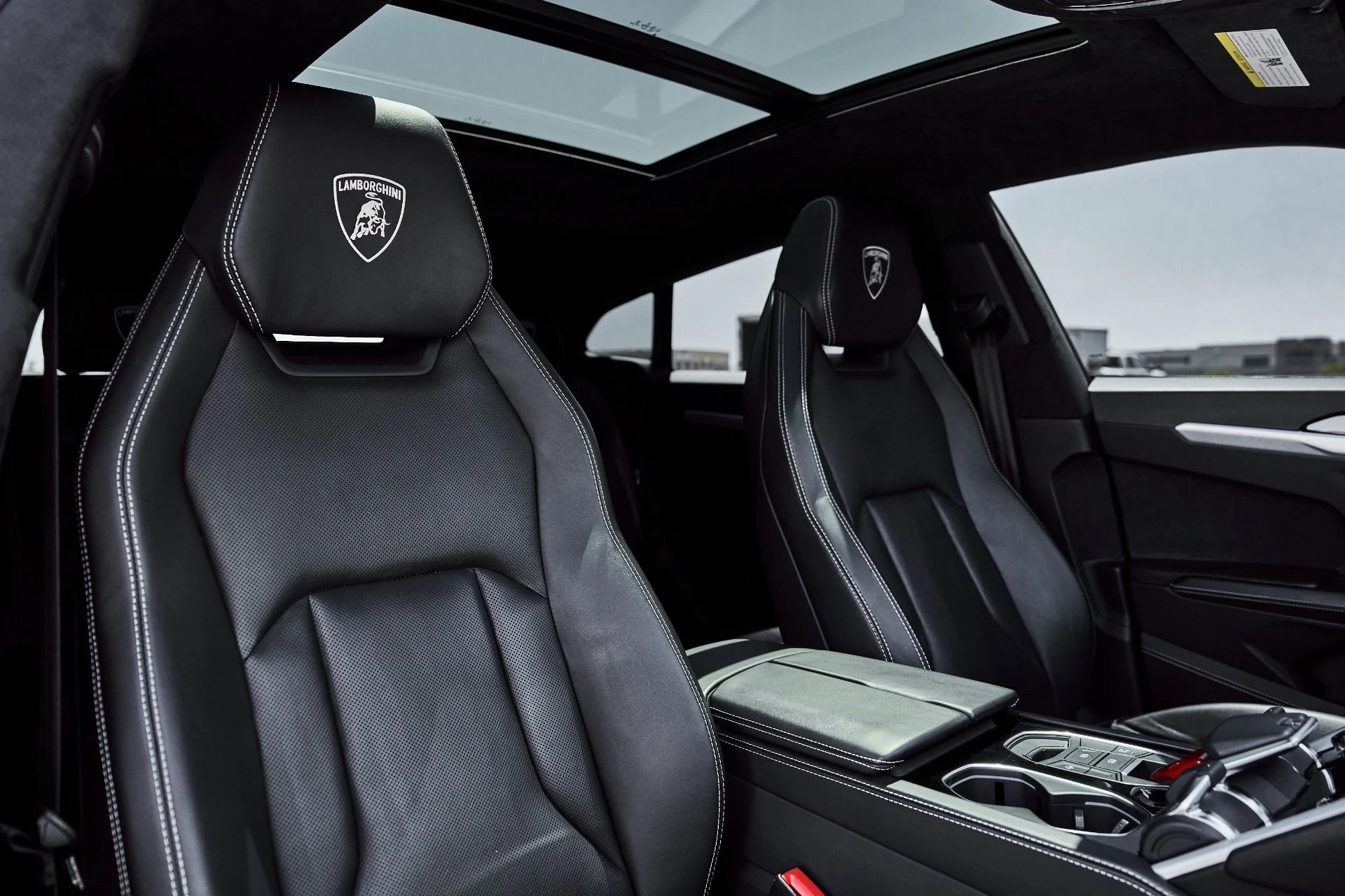 mph040_3996316406_Used_2022_Lamborghini_Urus_1778790393_4abccb8de7