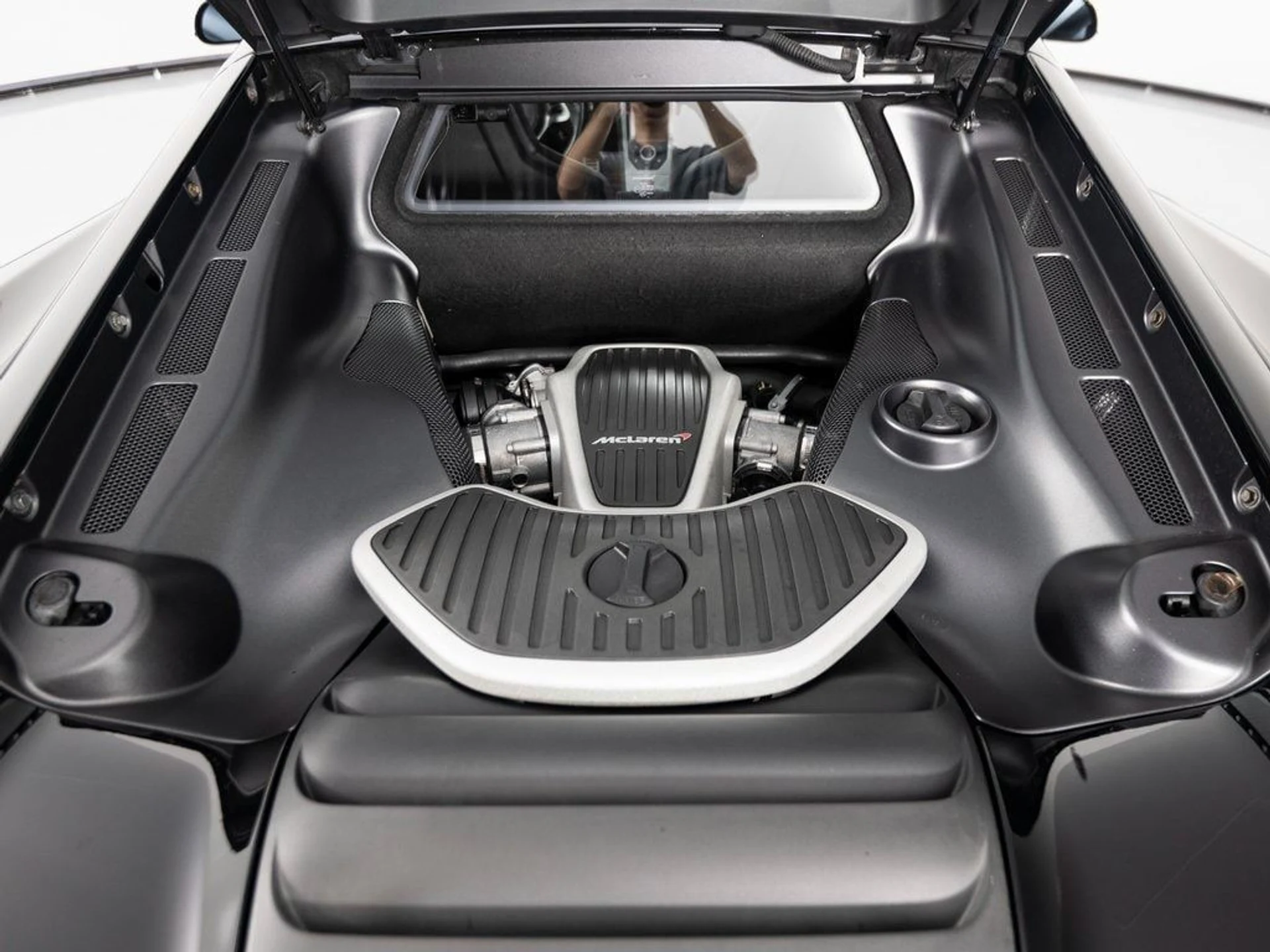 mph040_4010975396_5a9367d8c2c9873ed0a95e917ee1bc49x_3d16da3004