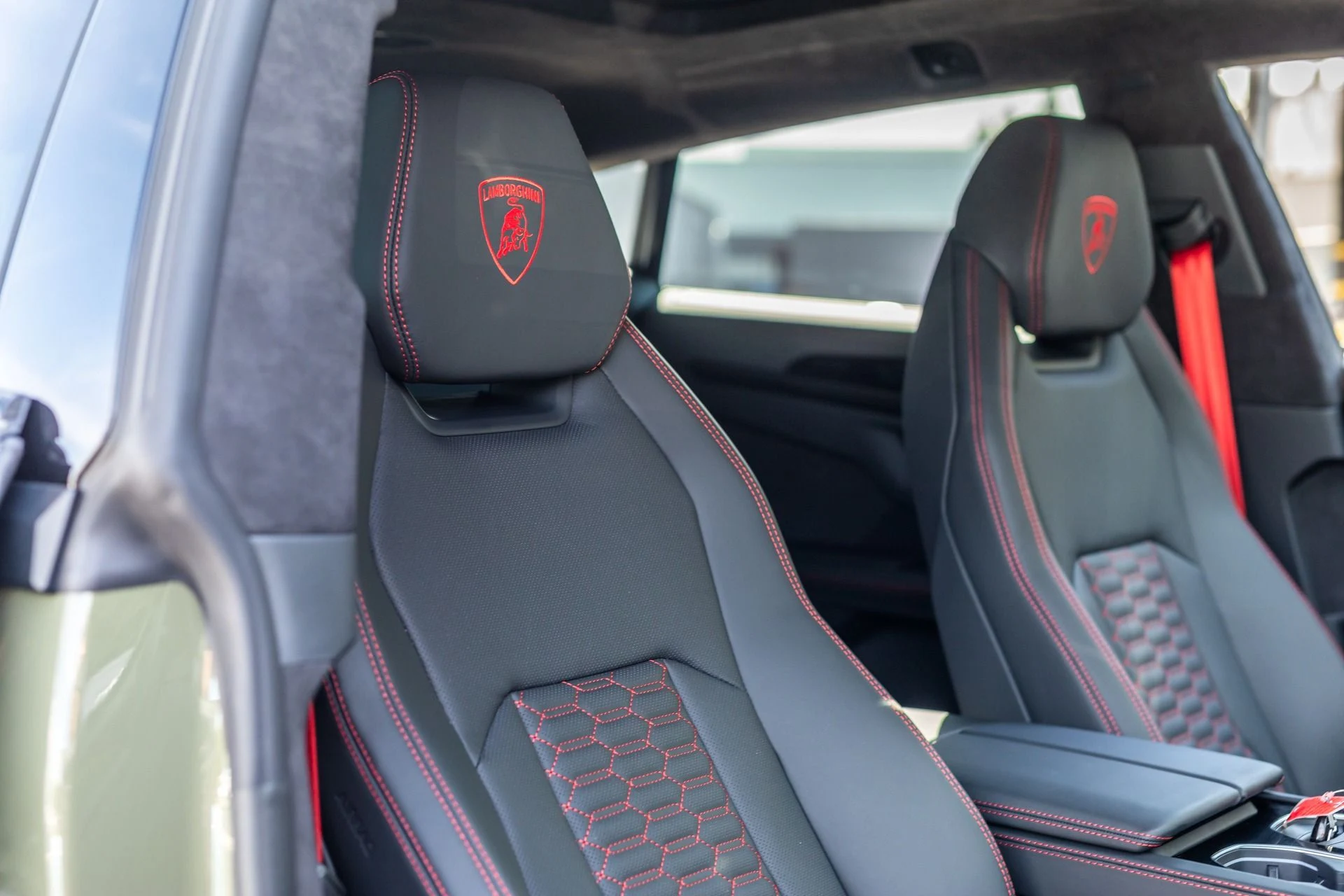 mph040_4025271114_Used_2023_Lamborghini_Urus_S_1764103574_5219344756